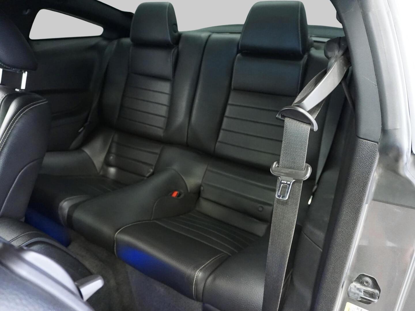 FORD Mustang 2011