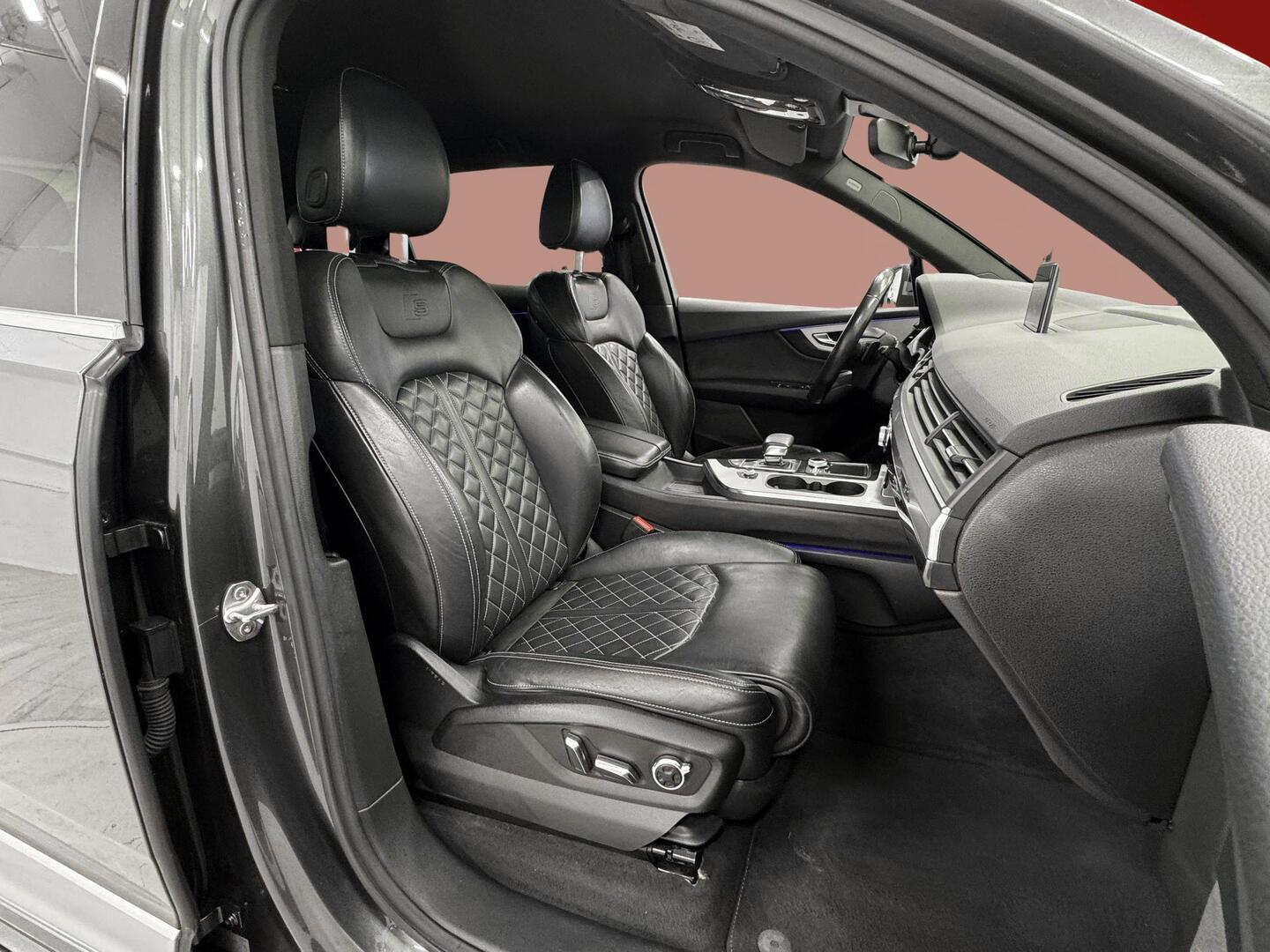 AUDI Q7 2017
