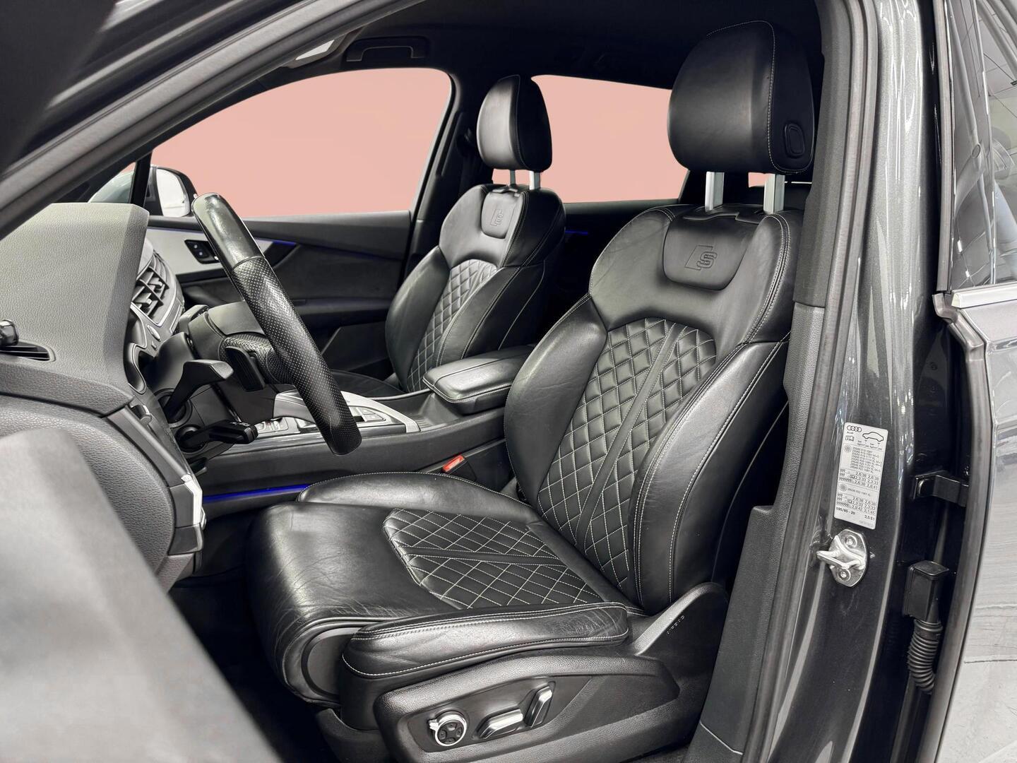 AUDI Q7 2017