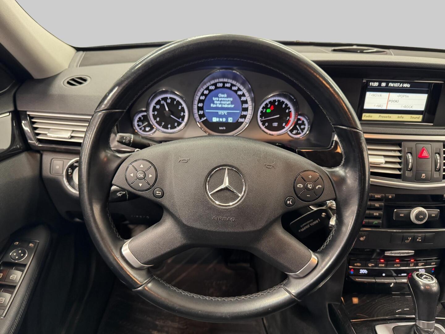 MERCEDES-BENZ E 2010