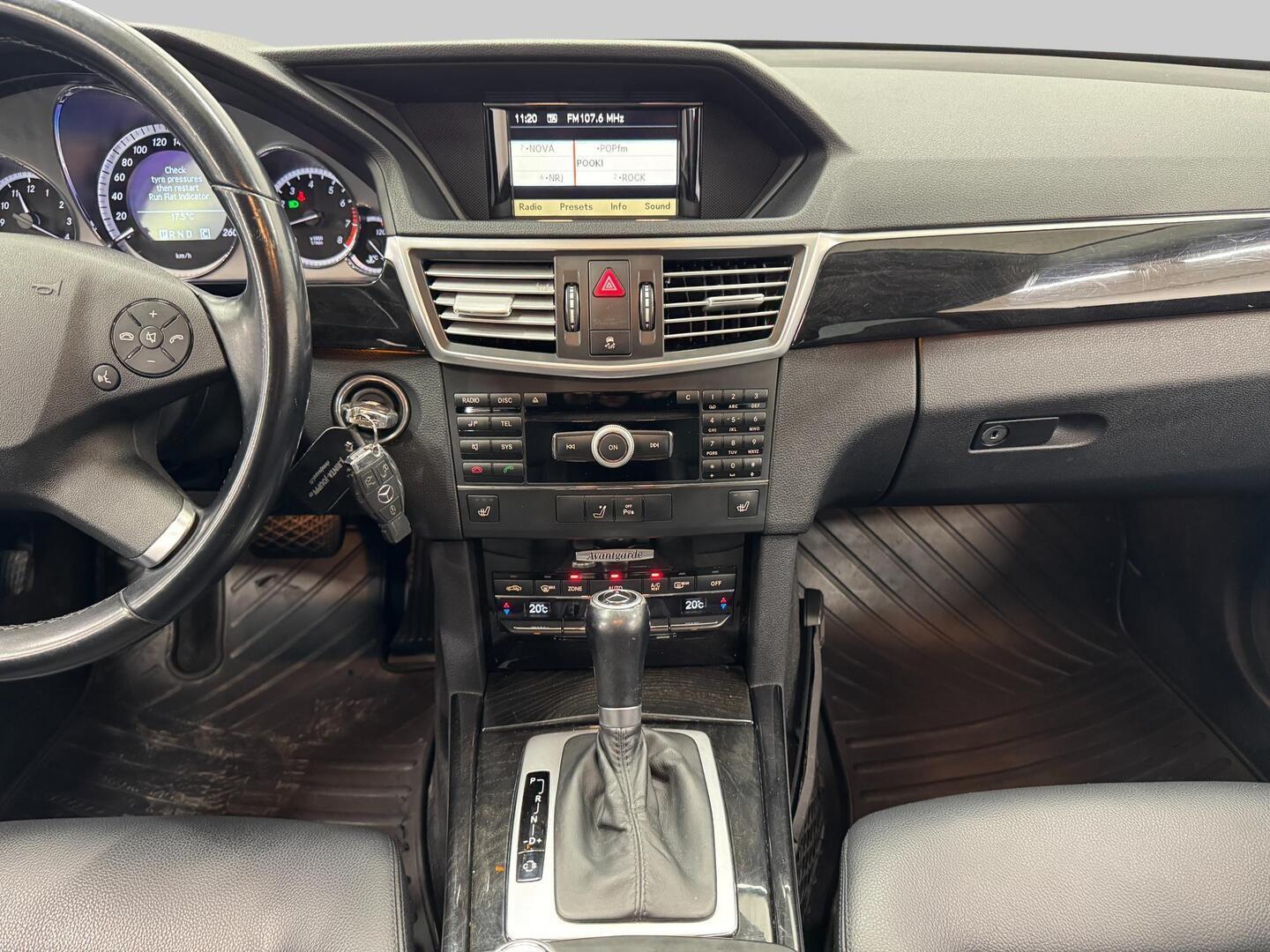 MERCEDES-BENZ E 2010