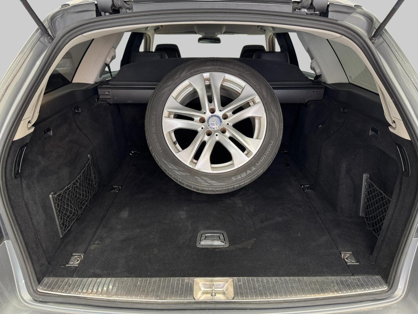 MERCEDES-BENZ E 2010