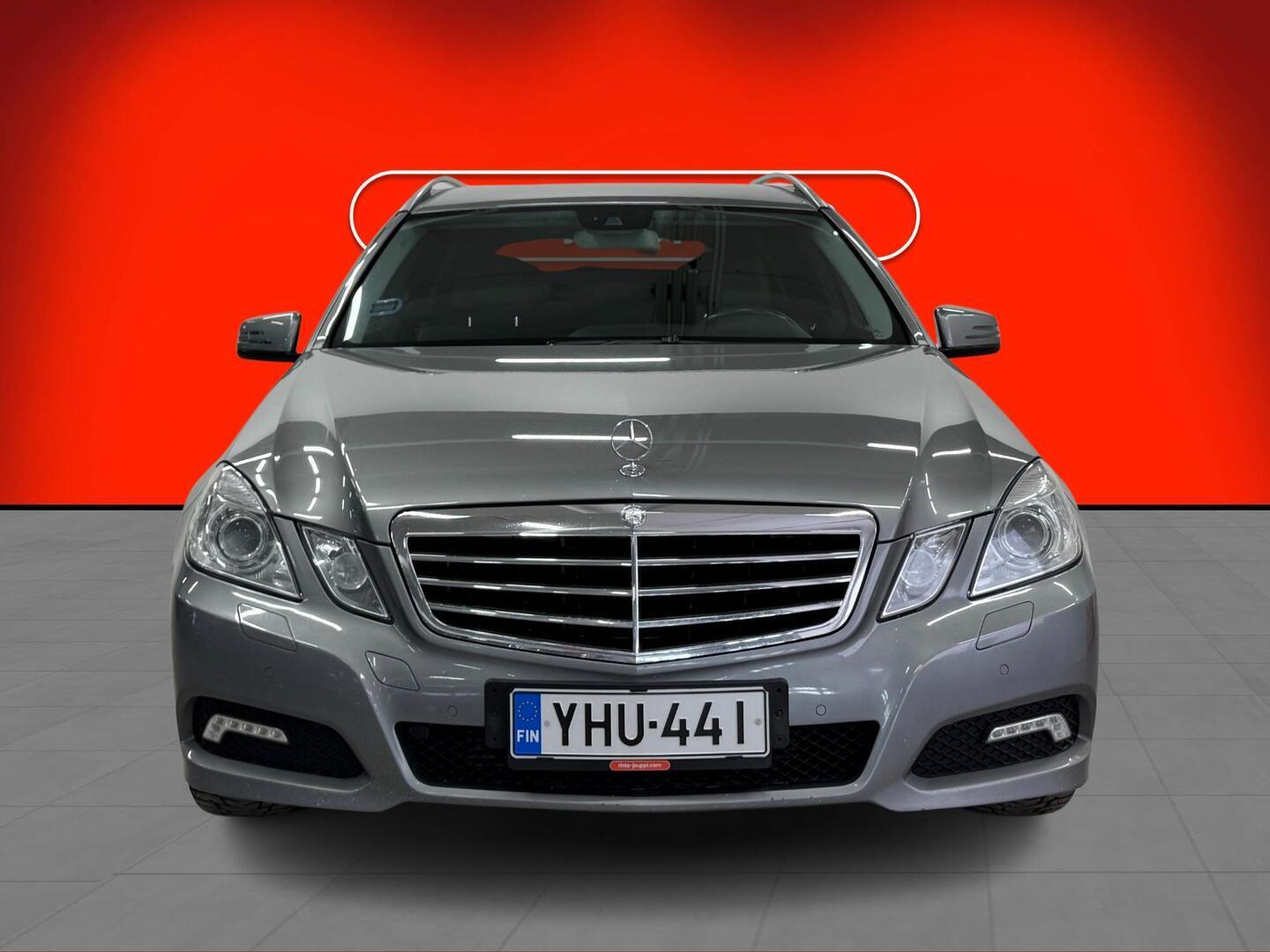 MERCEDES-BENZ E 2010