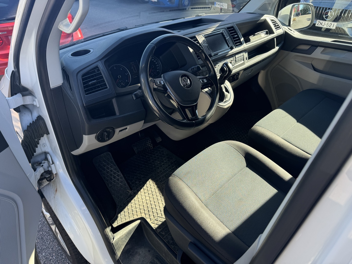 VOLKSWAGEN Transporter 2017