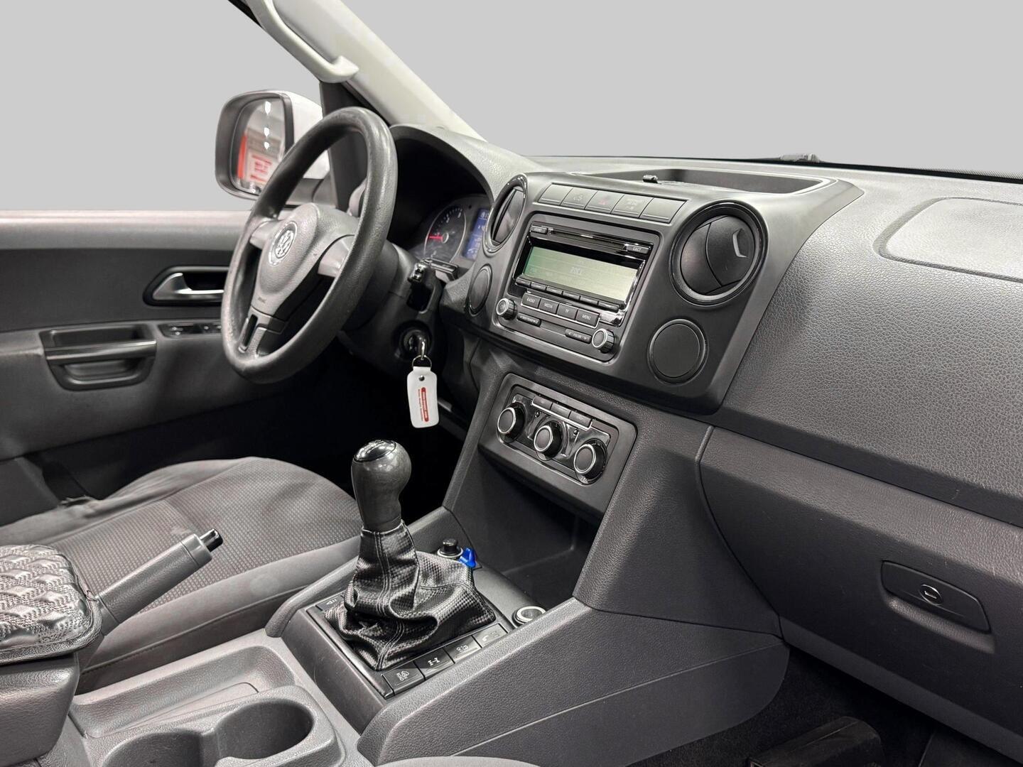 VOLKSWAGEN Amarok 2013