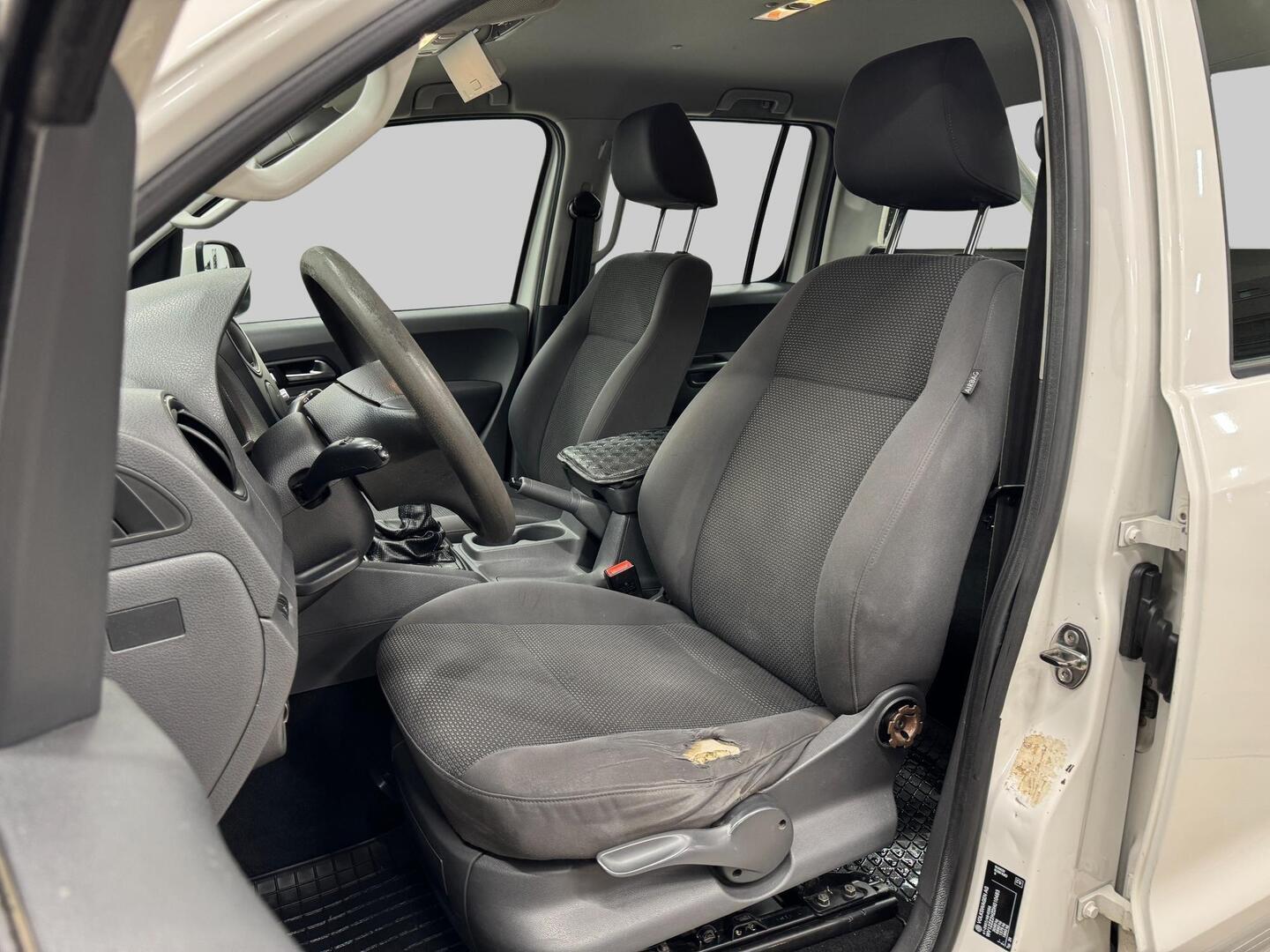 VOLKSWAGEN Amarok 2013