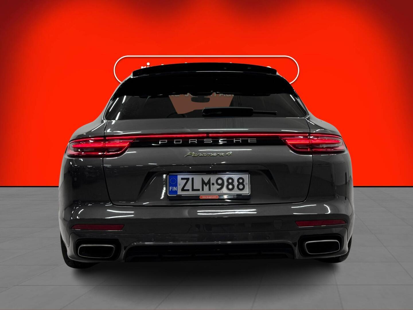 PORSCHE Panamera 2018