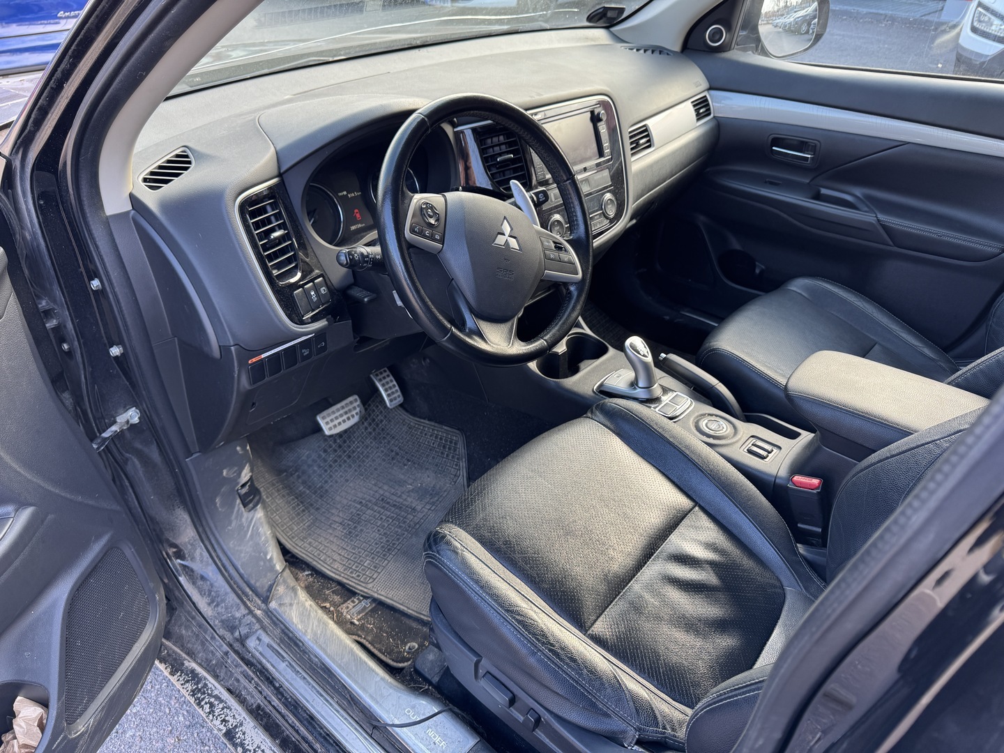 MITSUBISHI Outlander PHEV 2014