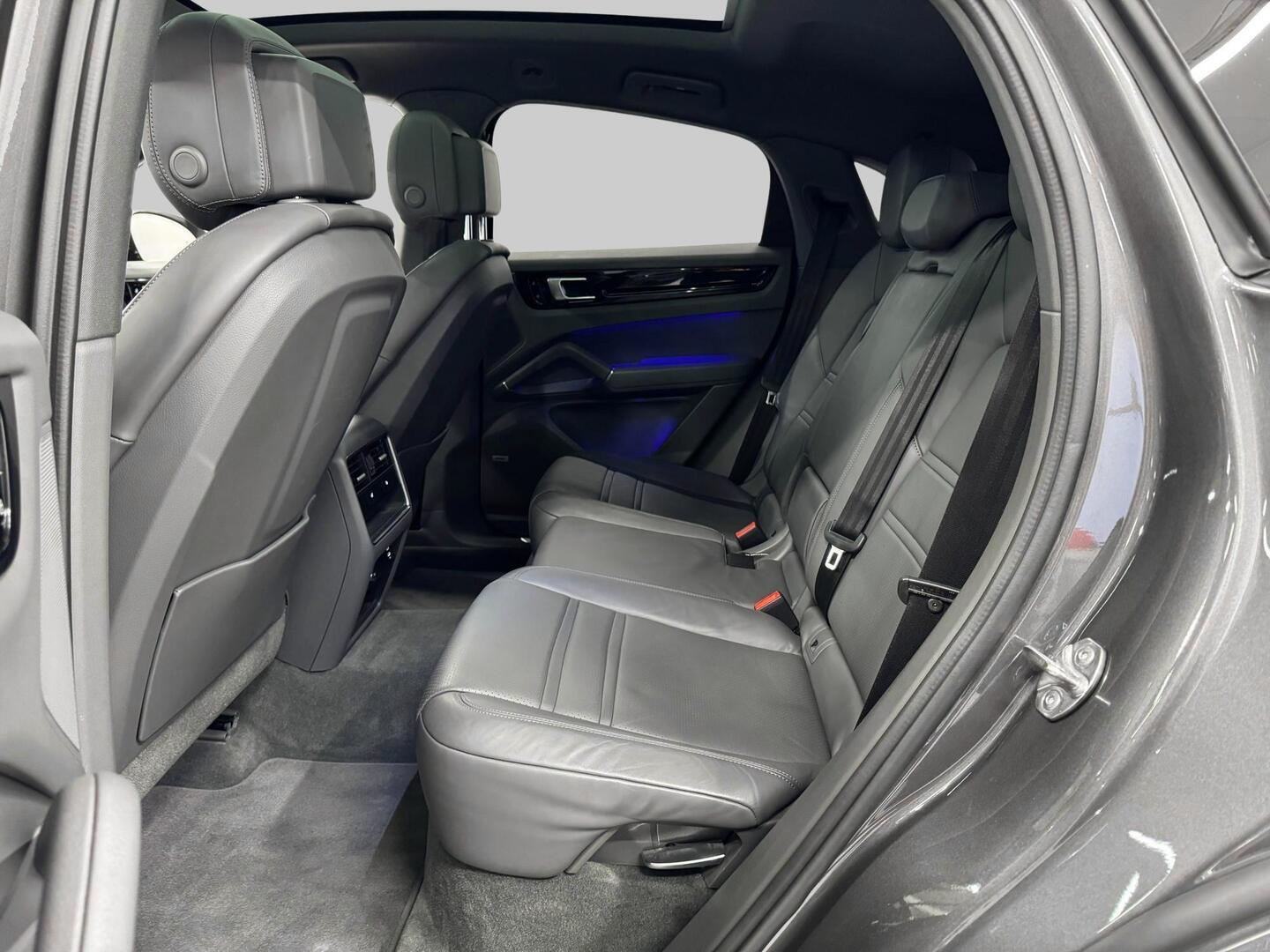 PORSCHE Cayenne 2021