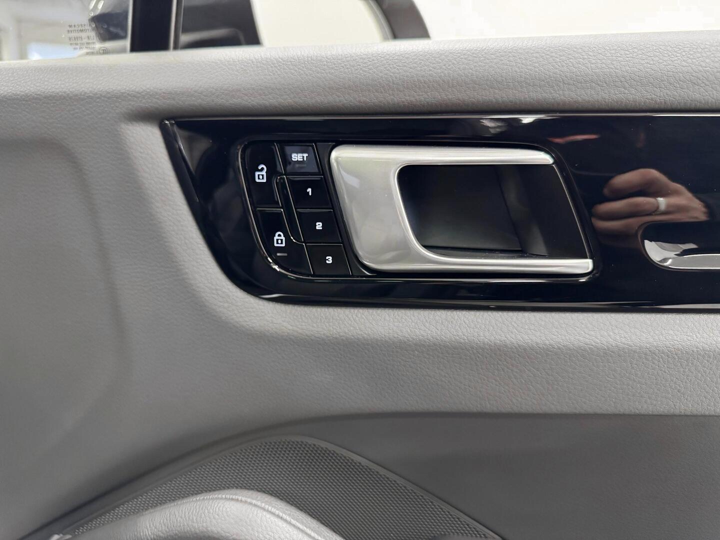 PORSCHE Cayenne 2021