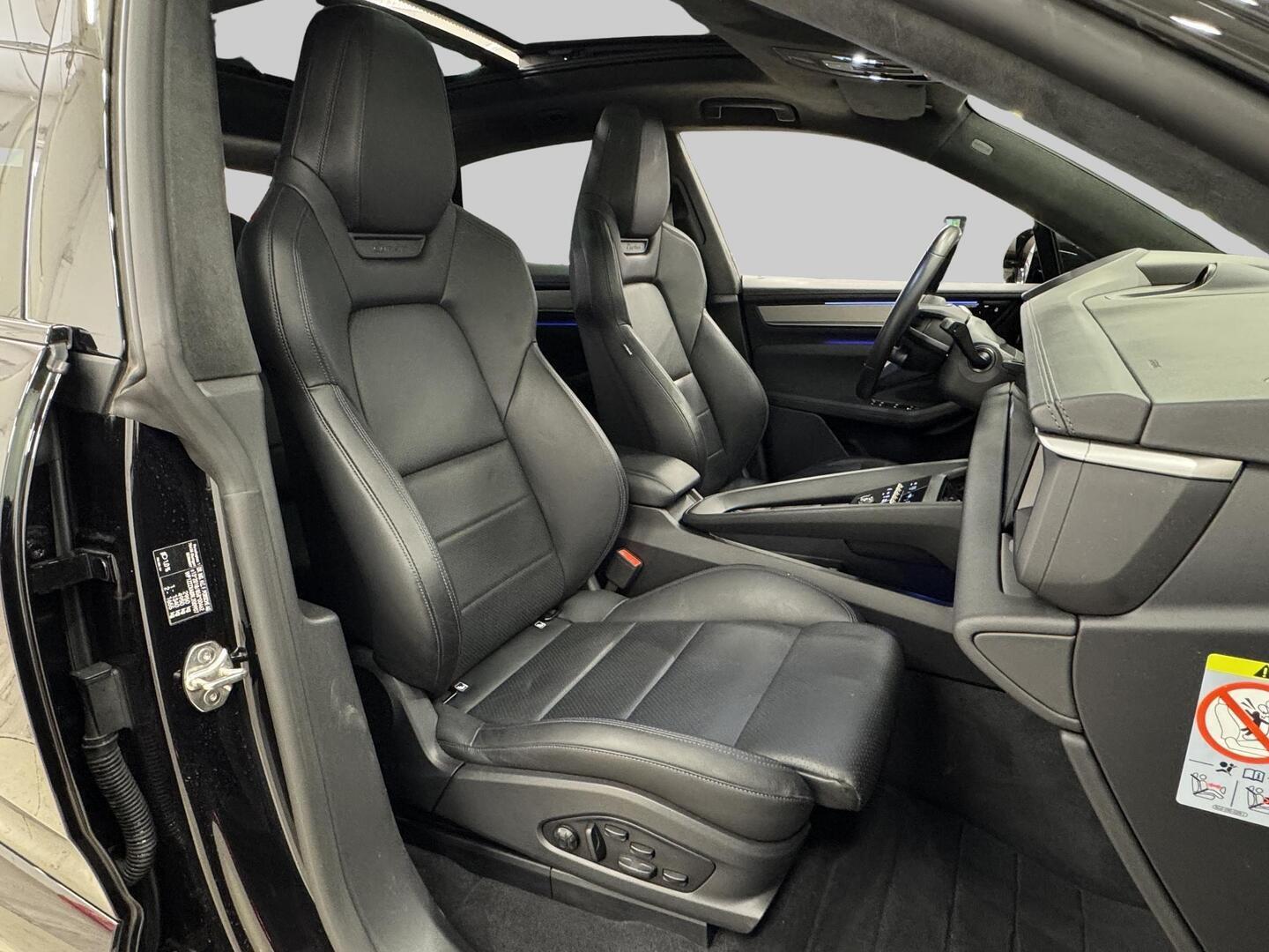 PORSCHE Macan 2024