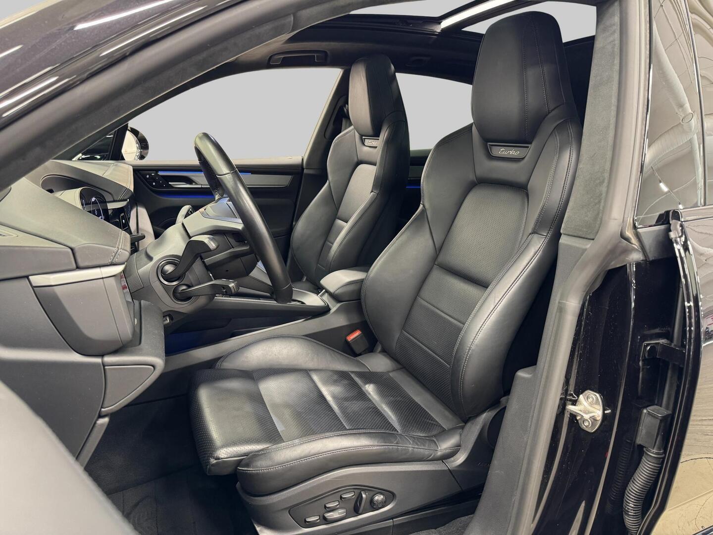 PORSCHE Macan 2024