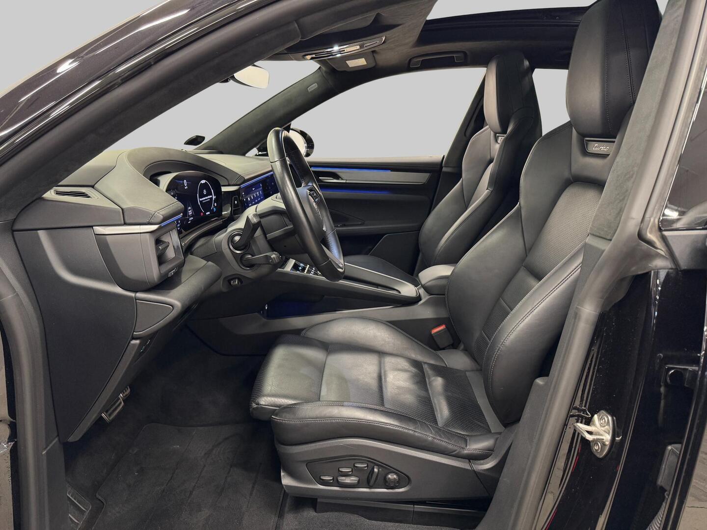 PORSCHE Macan 2024