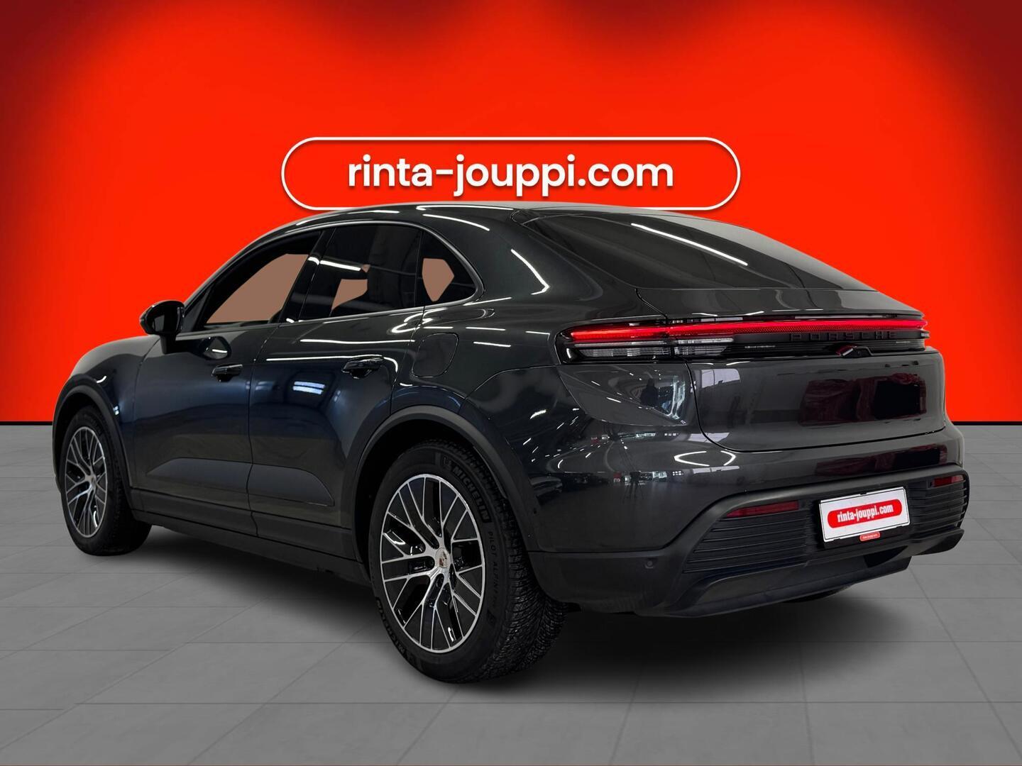 PORSCHE MACAN 2025