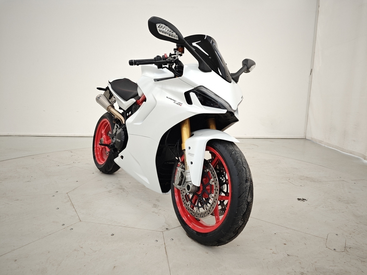 DUCATI Supersport 2023