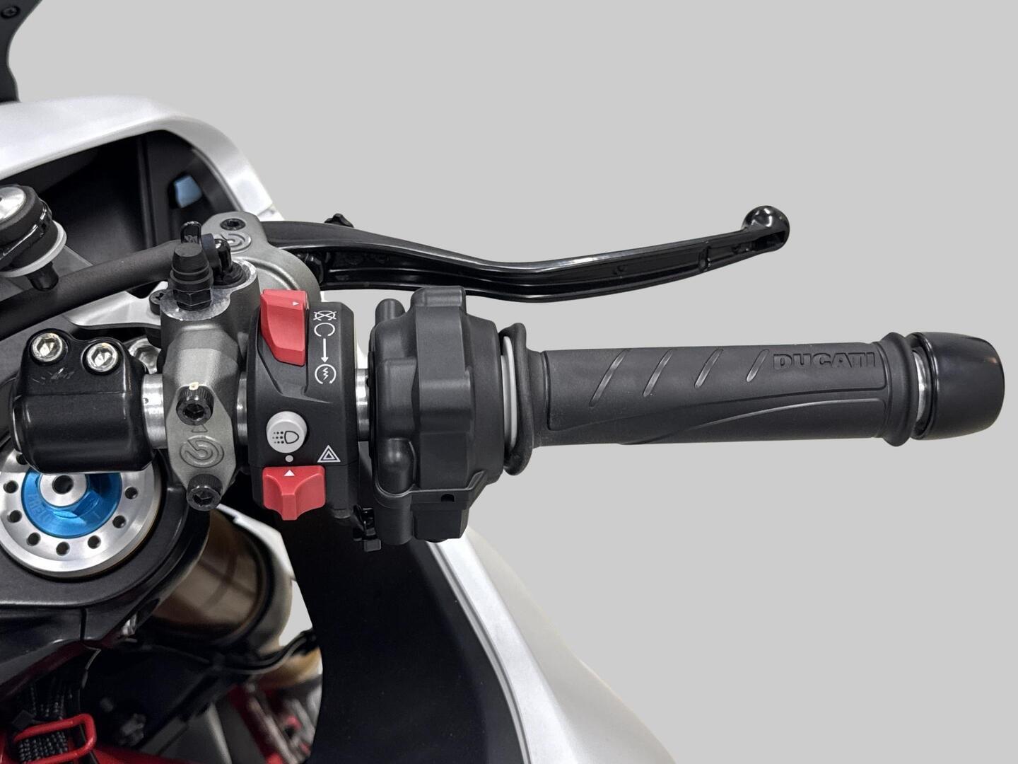 DUCATI Supersport 2023