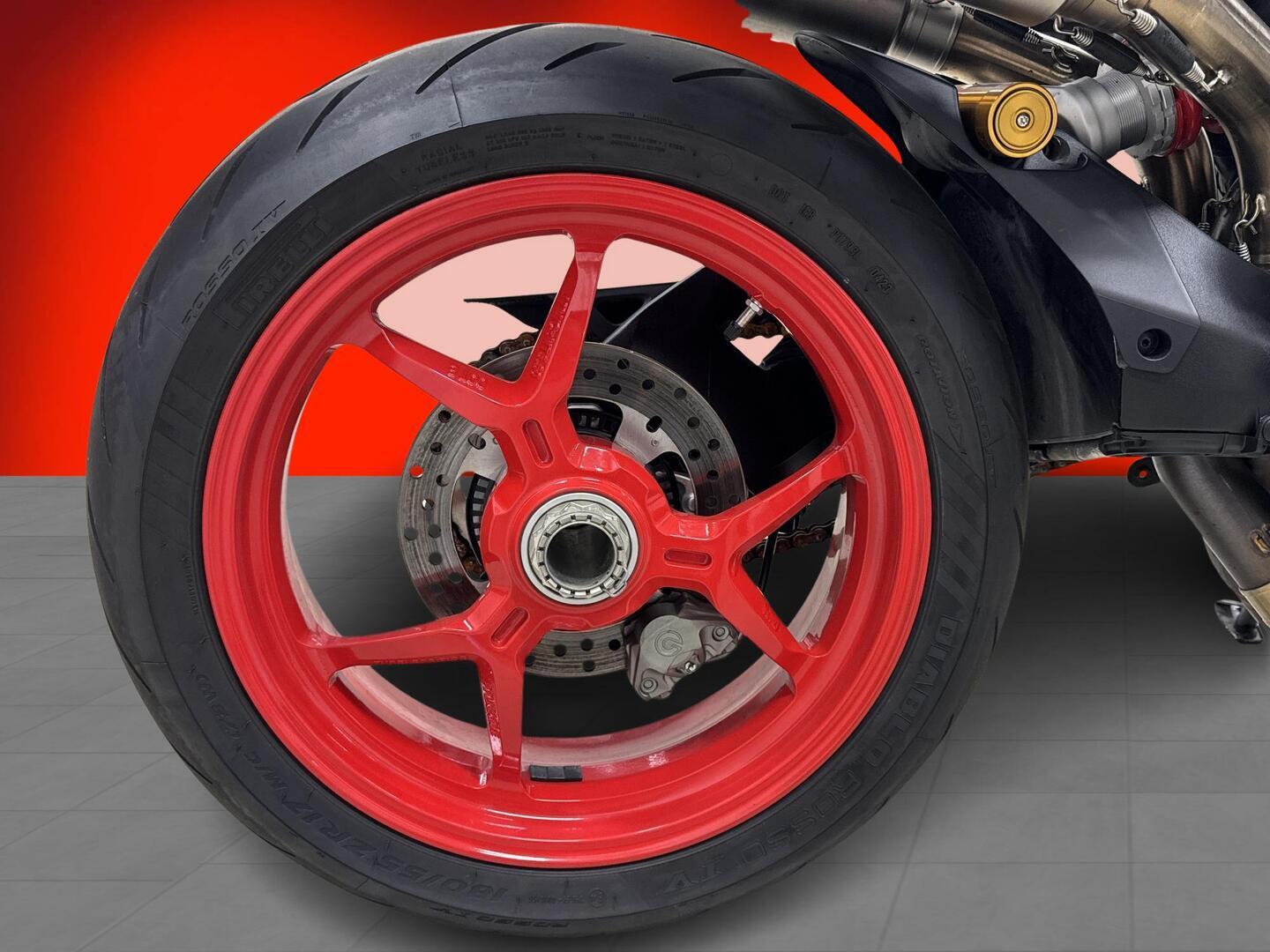 DUCATI Supersport 2023