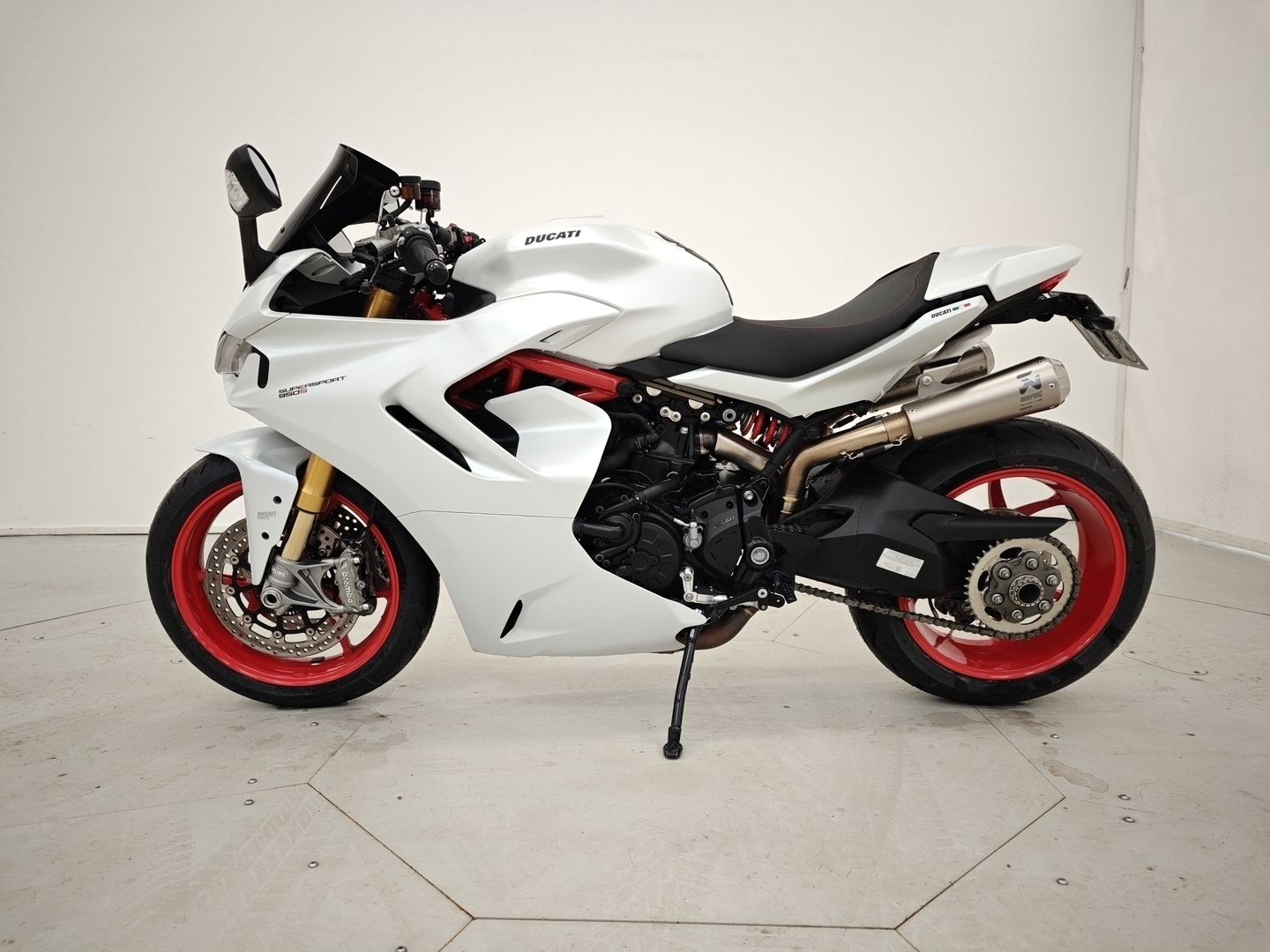 DUCATI Supersport 2023