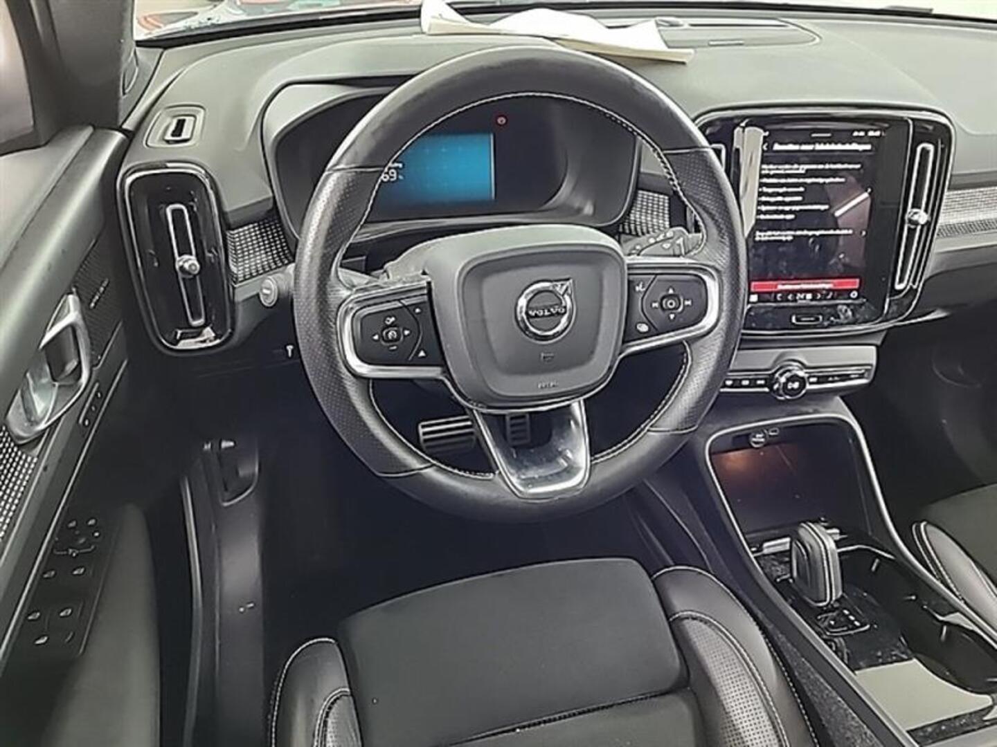VOLVO XC40 2021