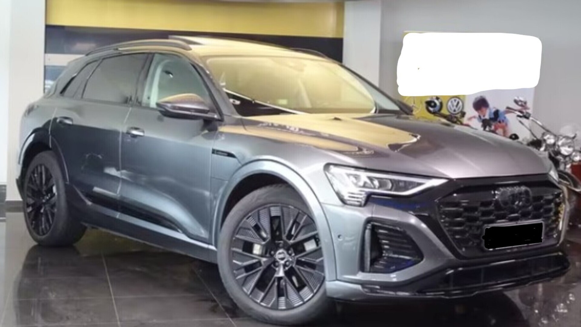 AUDI Q8 E-TRON 2024