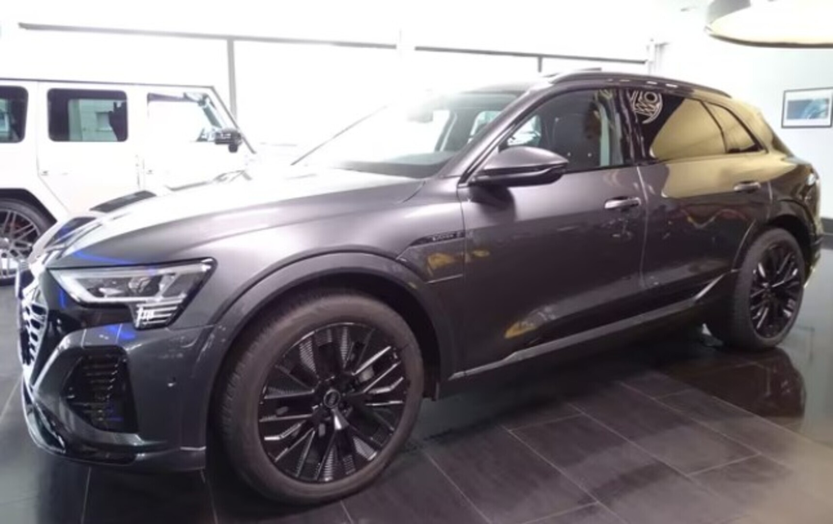 AUDI Q8 E-TRON 2024