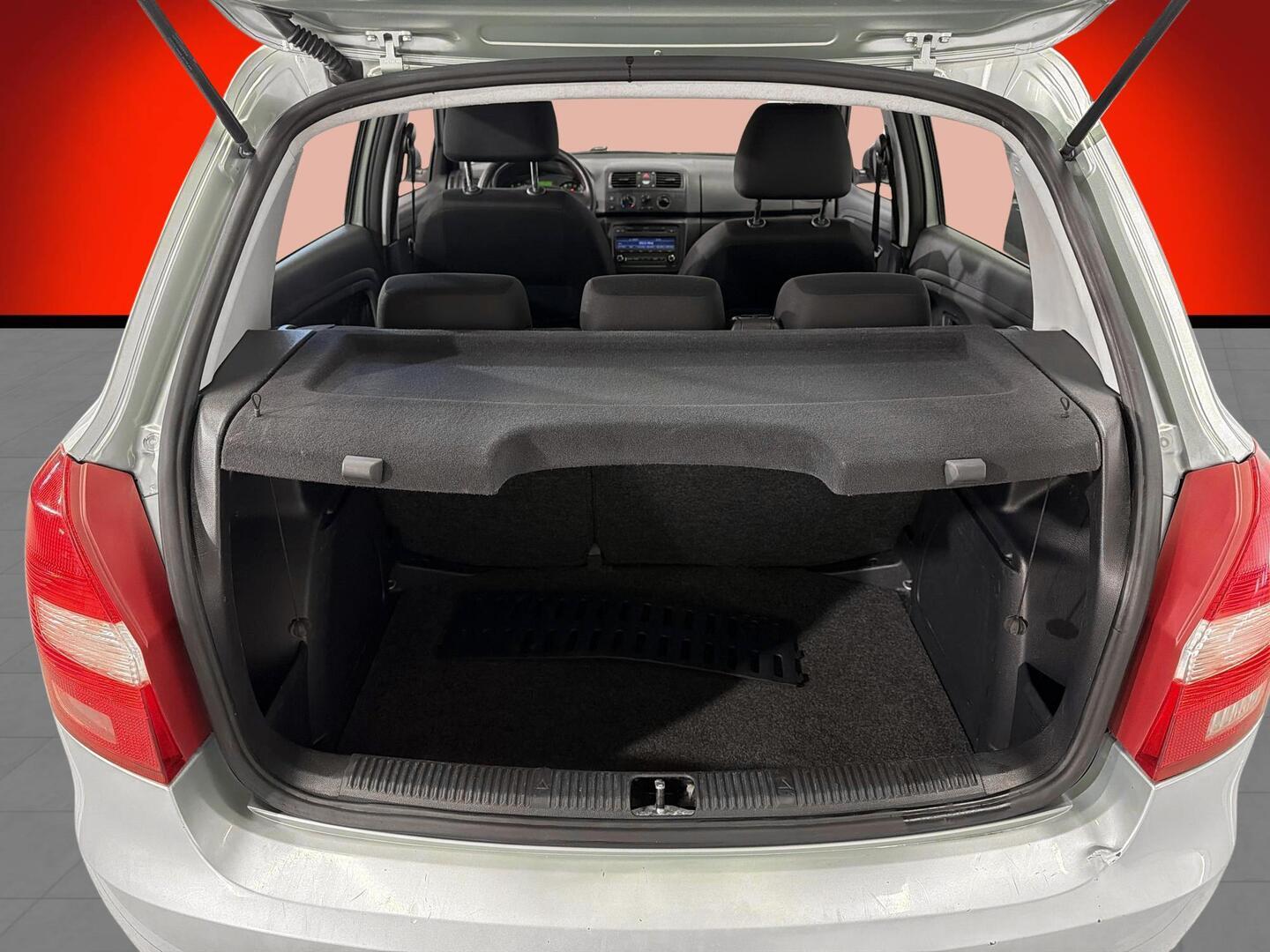 SKODA Fabia 2011