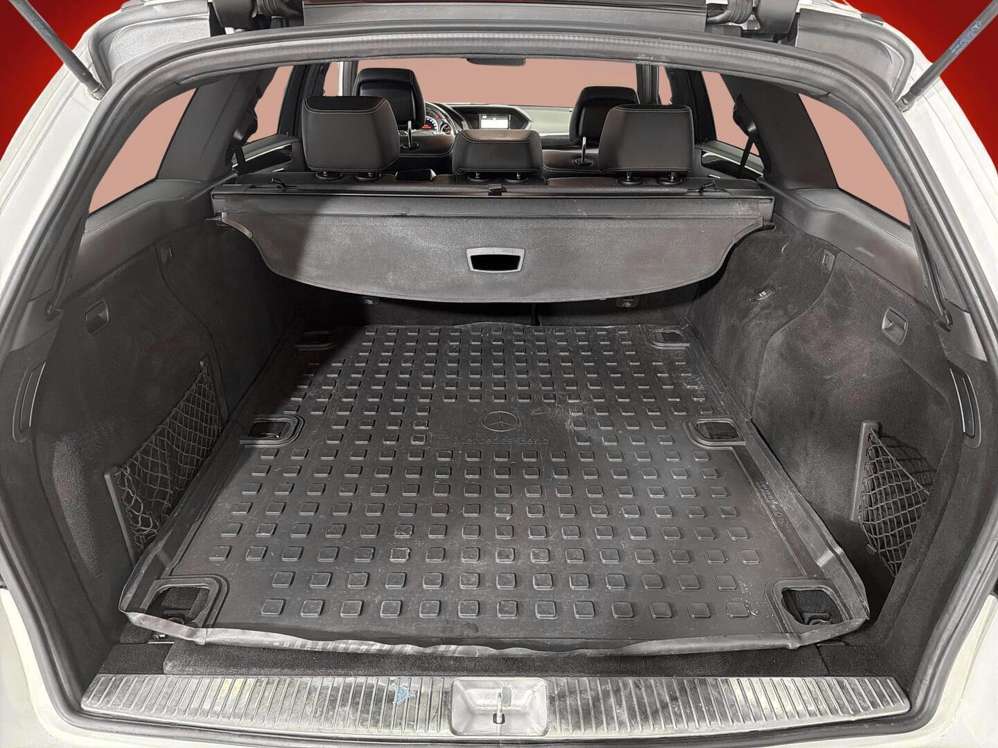 MERCEDES-BENZ E 2011