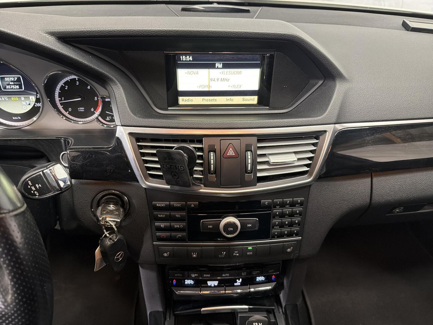 MERCEDES-BENZ E 2011