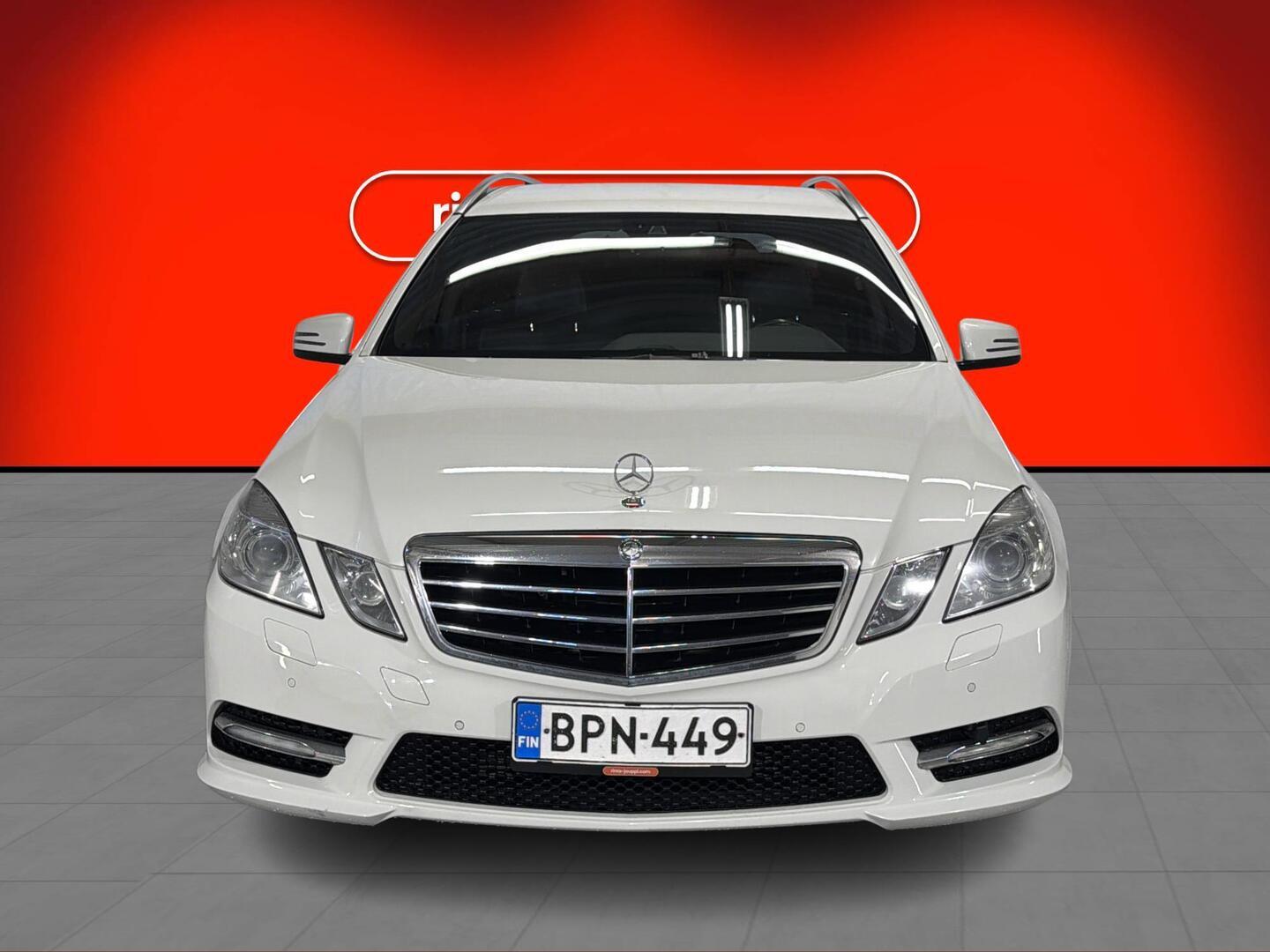 MERCEDES-BENZ E 2011