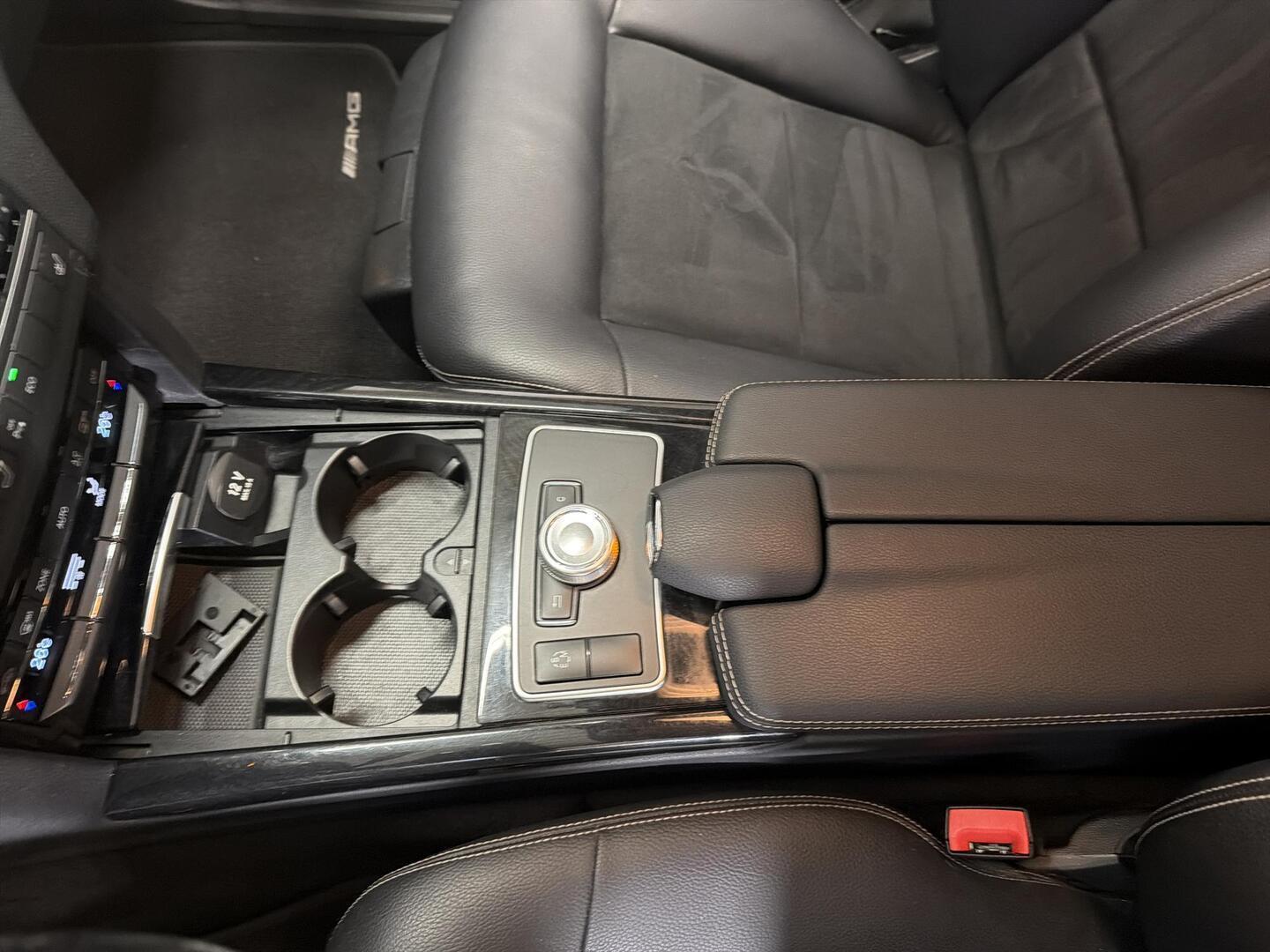 MERCEDES-BENZ E 2011