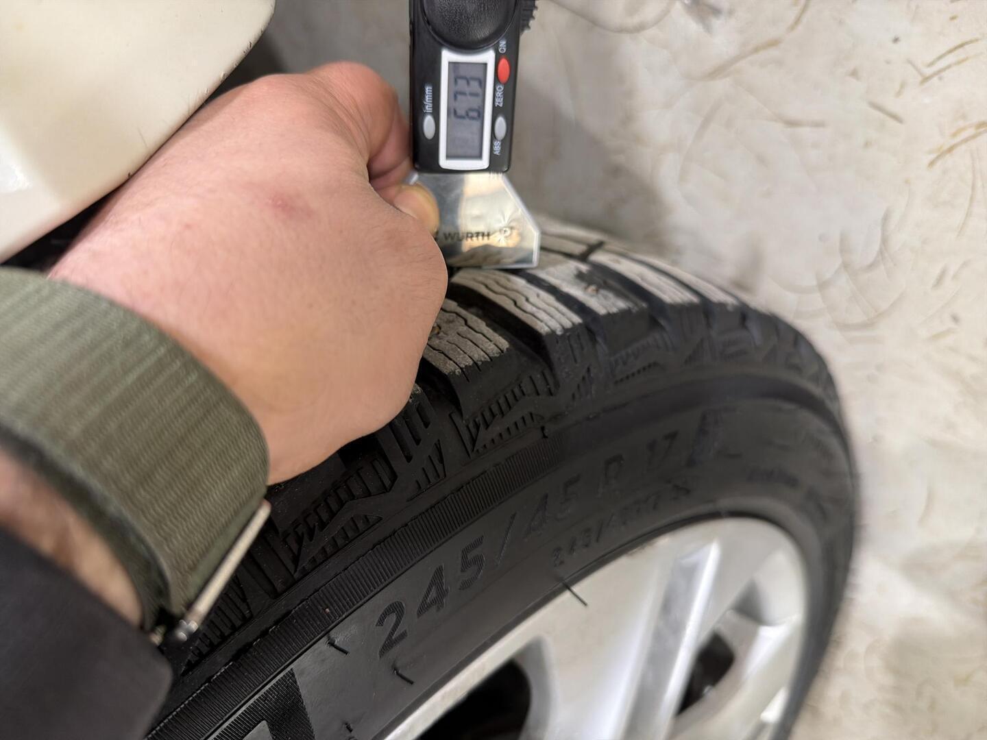 MERCEDES-BENZ E 2011