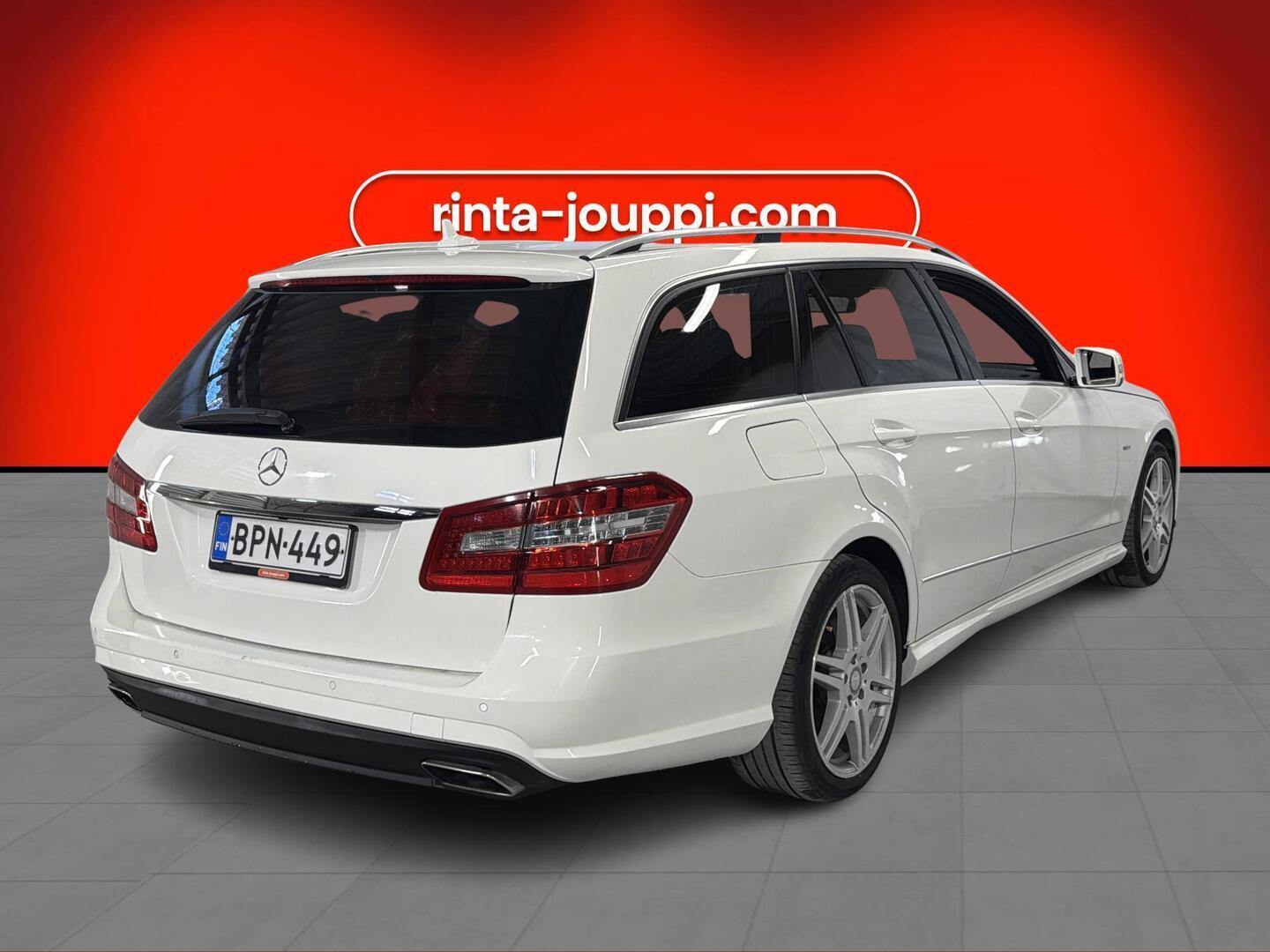 MERCEDES-BENZ E 2011