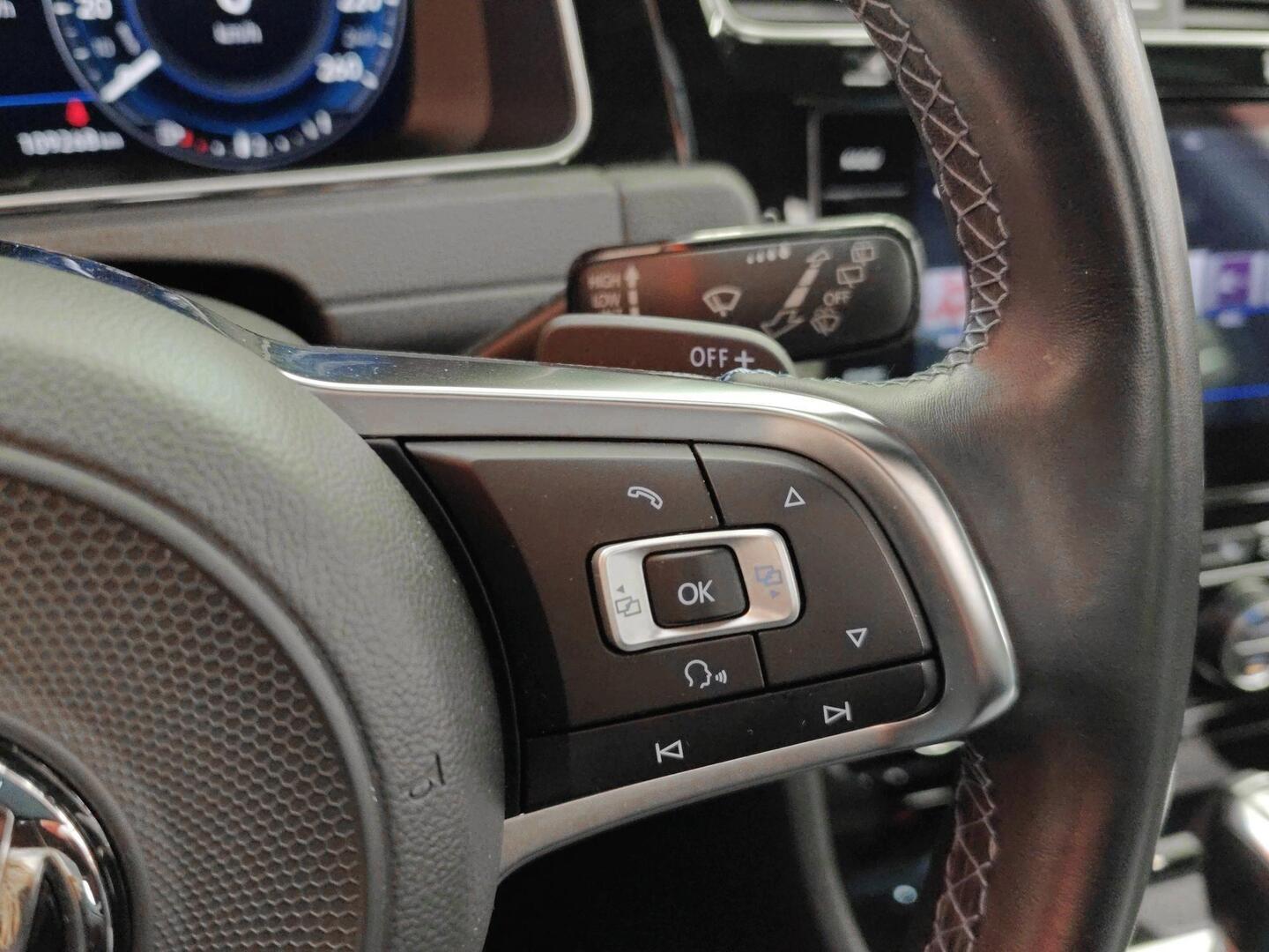 VOLKSWAGEN Golf 2017