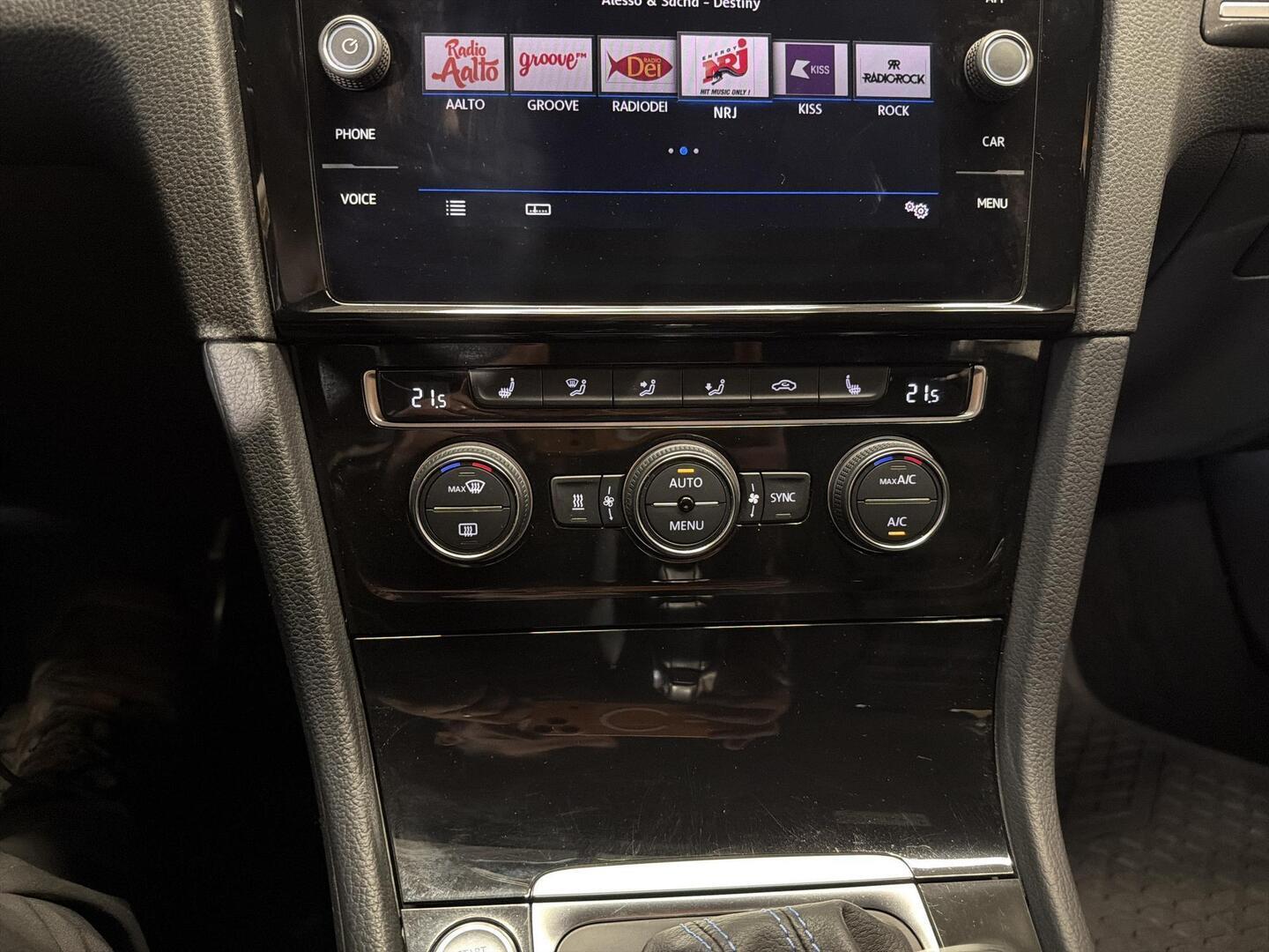 VOLKSWAGEN Golf 2017