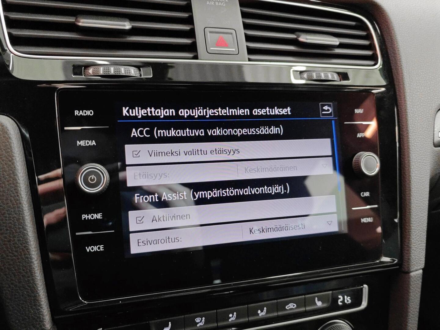 VOLKSWAGEN Golf 2017