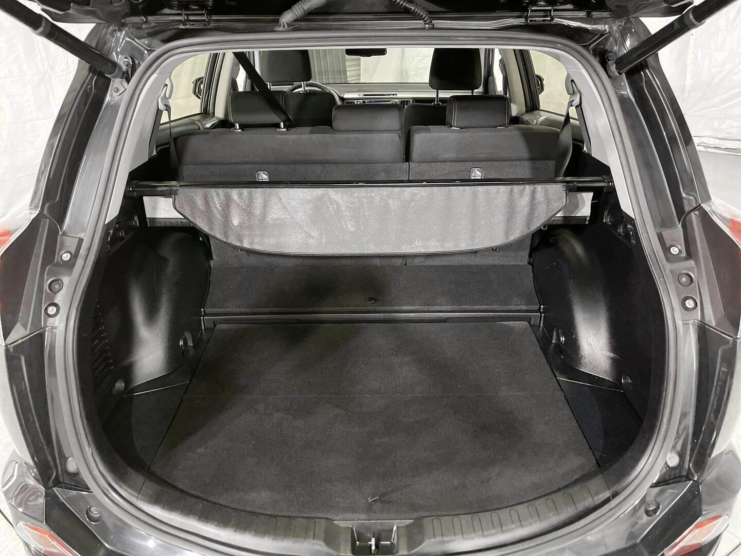 TOYOTA RAV4 2018