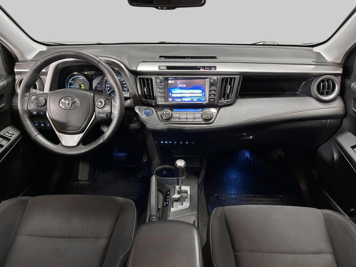 TOYOTA RAV4 2018
