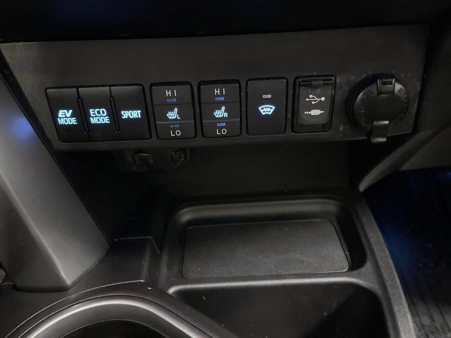 TOYOTA RAV4 2018