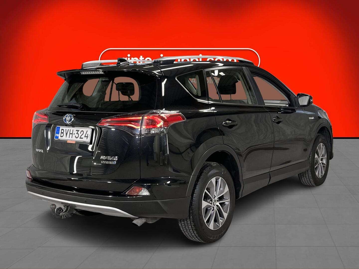 TOYOTA RAV4 2018