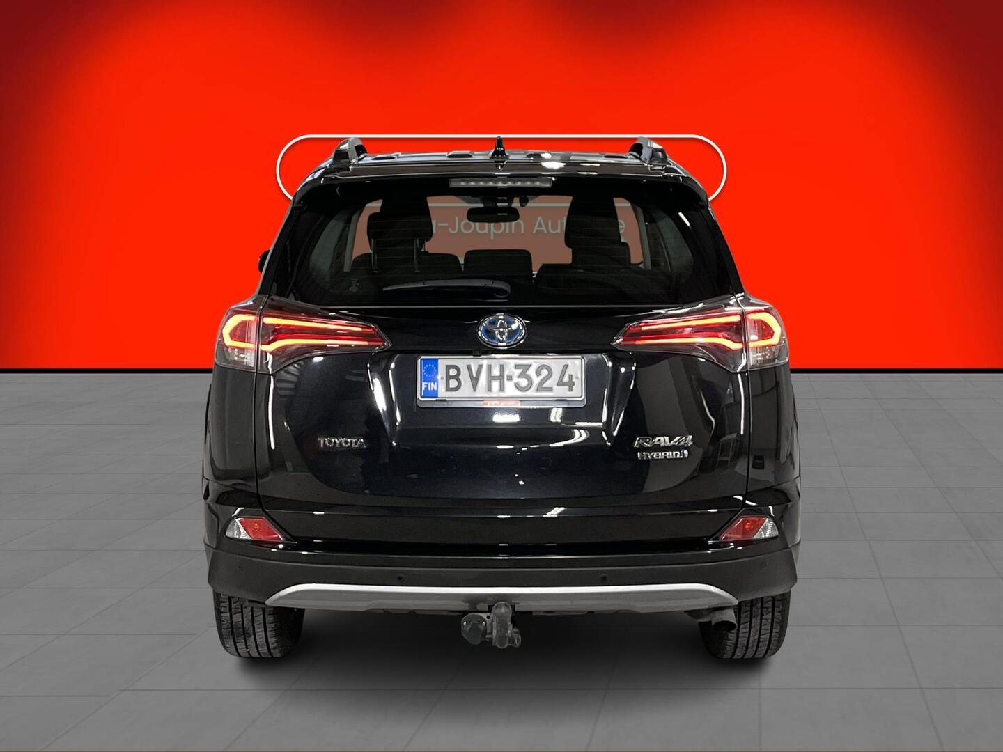 TOYOTA RAV4 2018