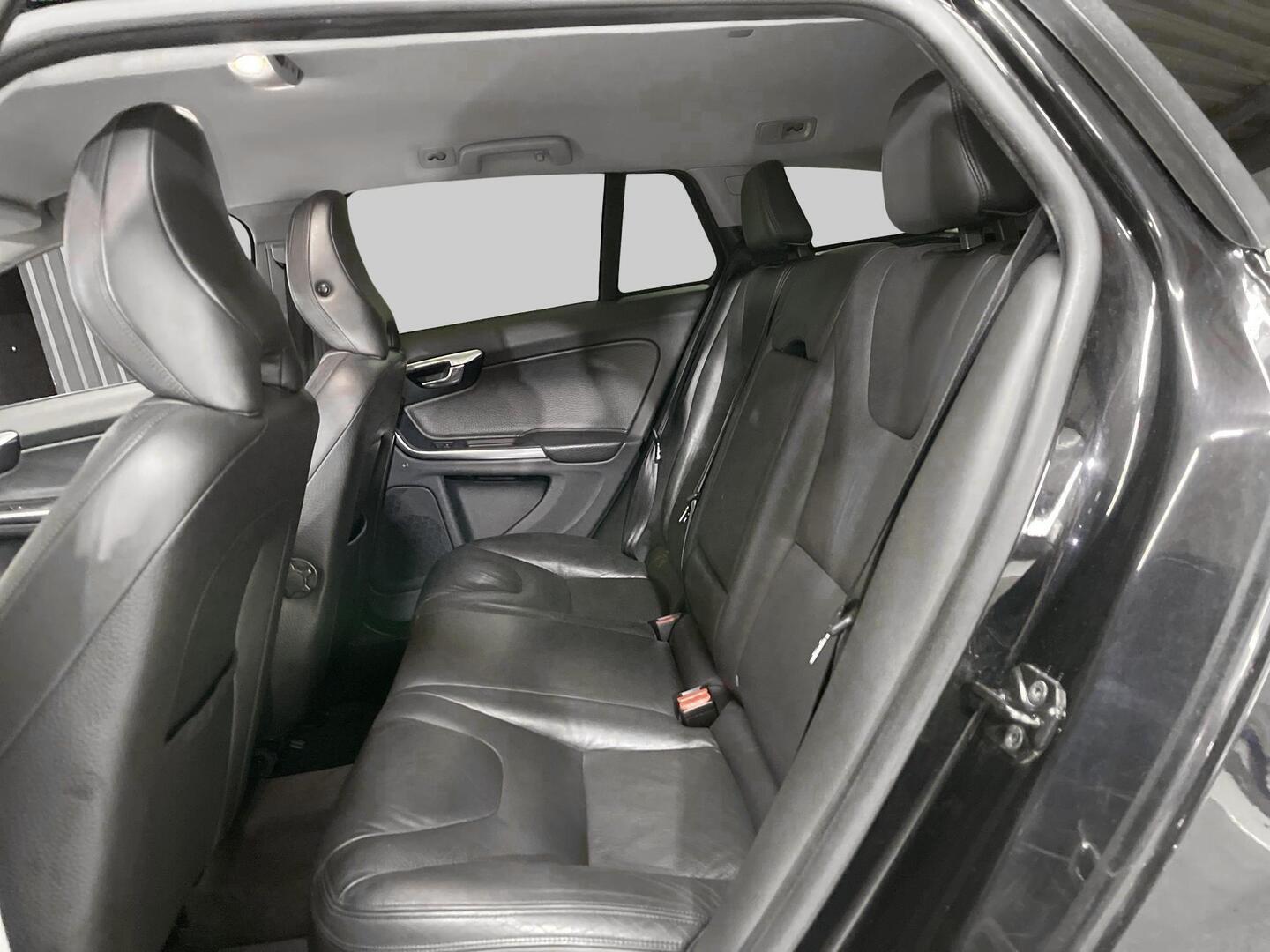 VOLVO V60 2011