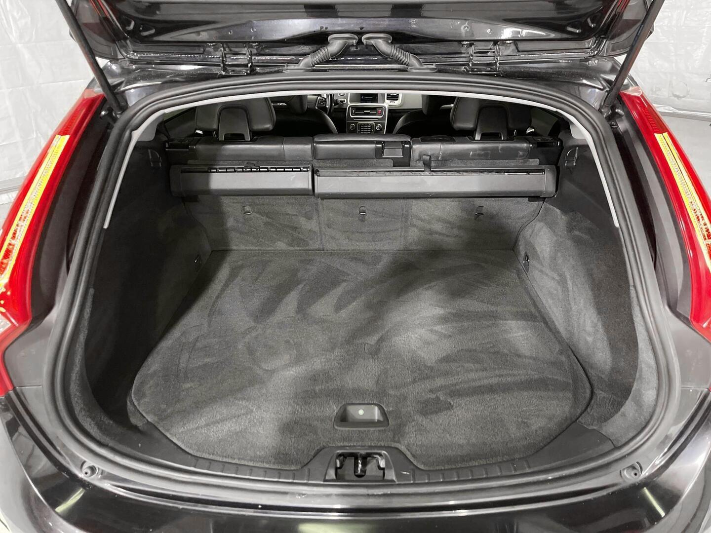 VOLVO V60 2011