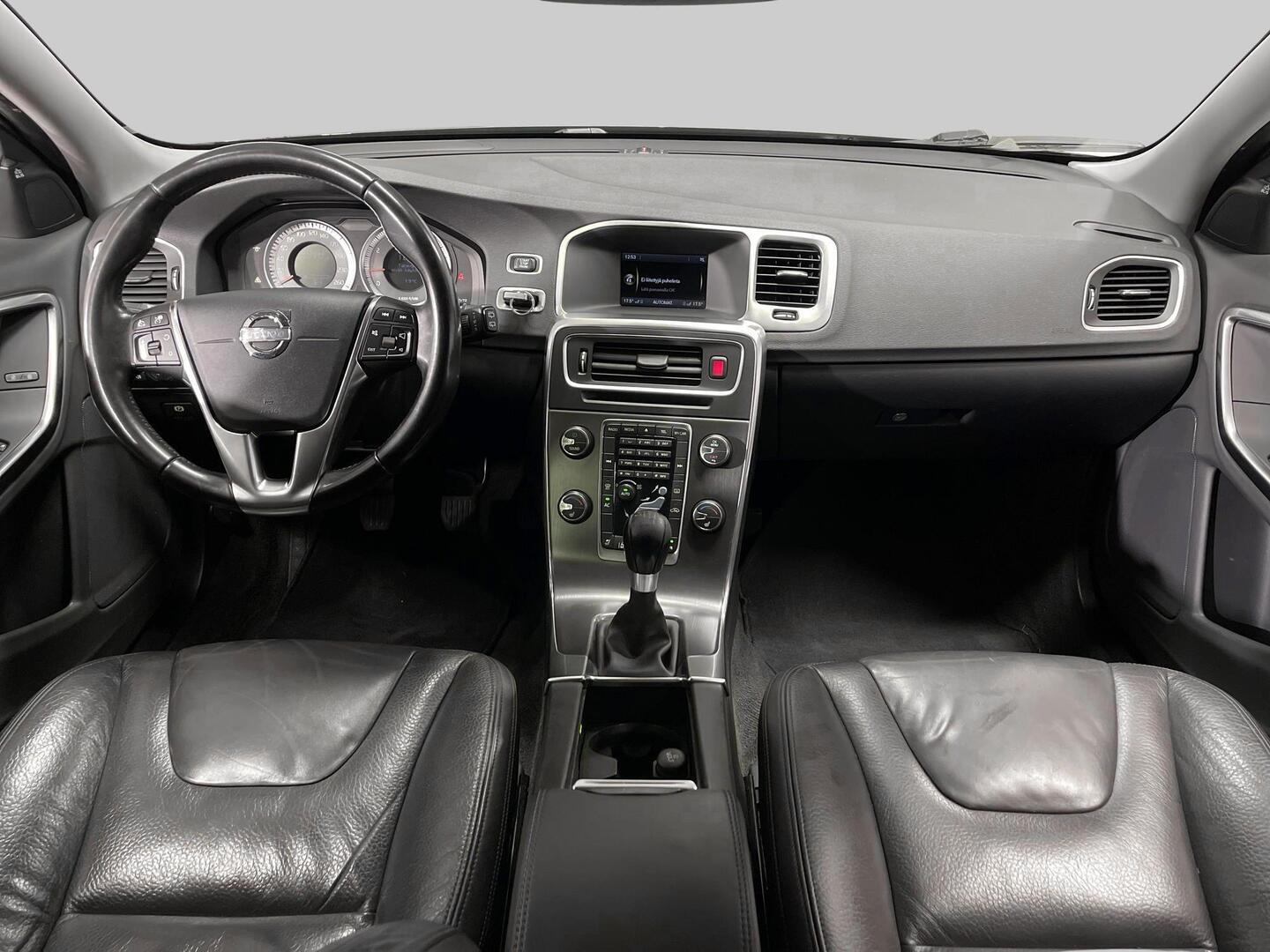 VOLVO V60 2011