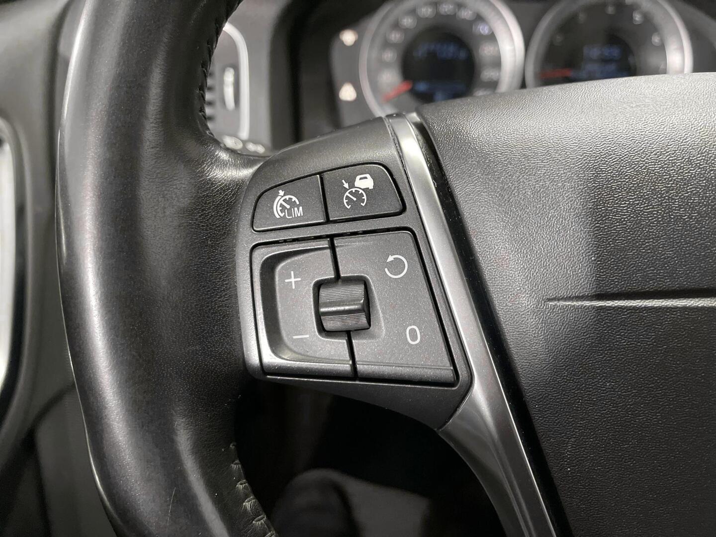 VOLVO V60 2011