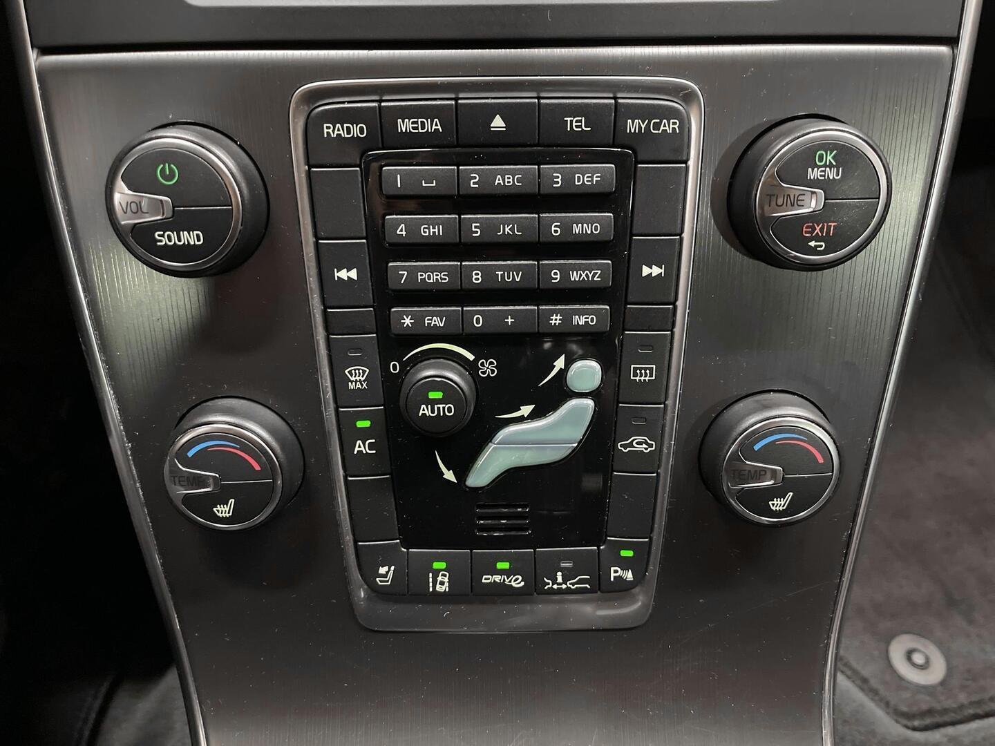 VOLVO V60 2011