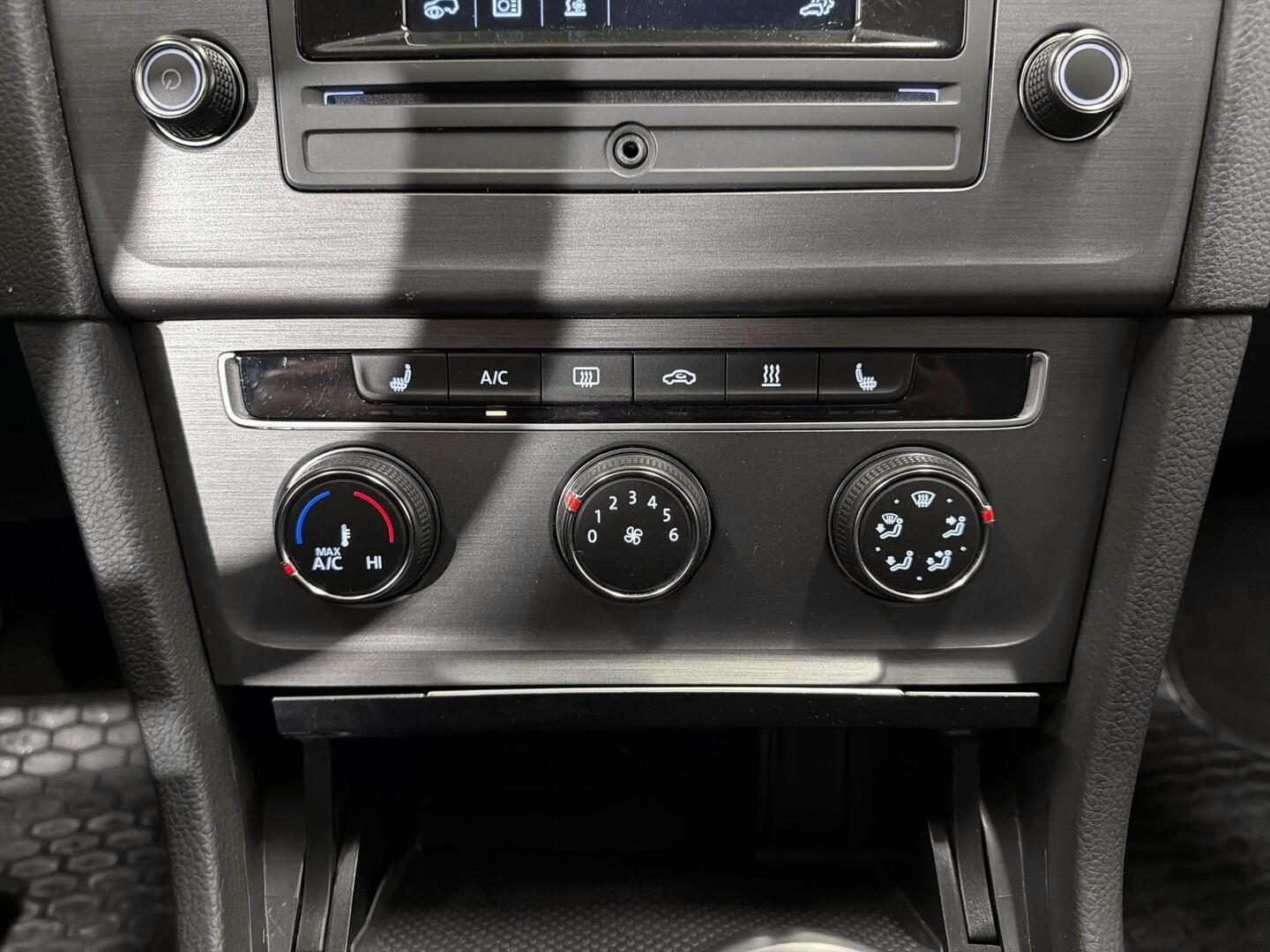 VOLKSWAGEN Golf 2013