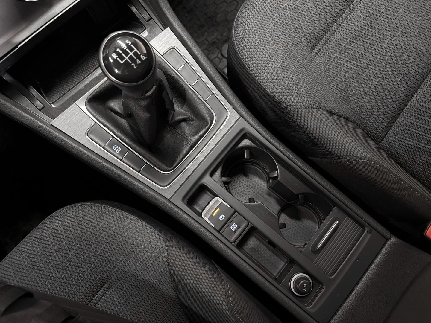 VOLKSWAGEN Golf 2013