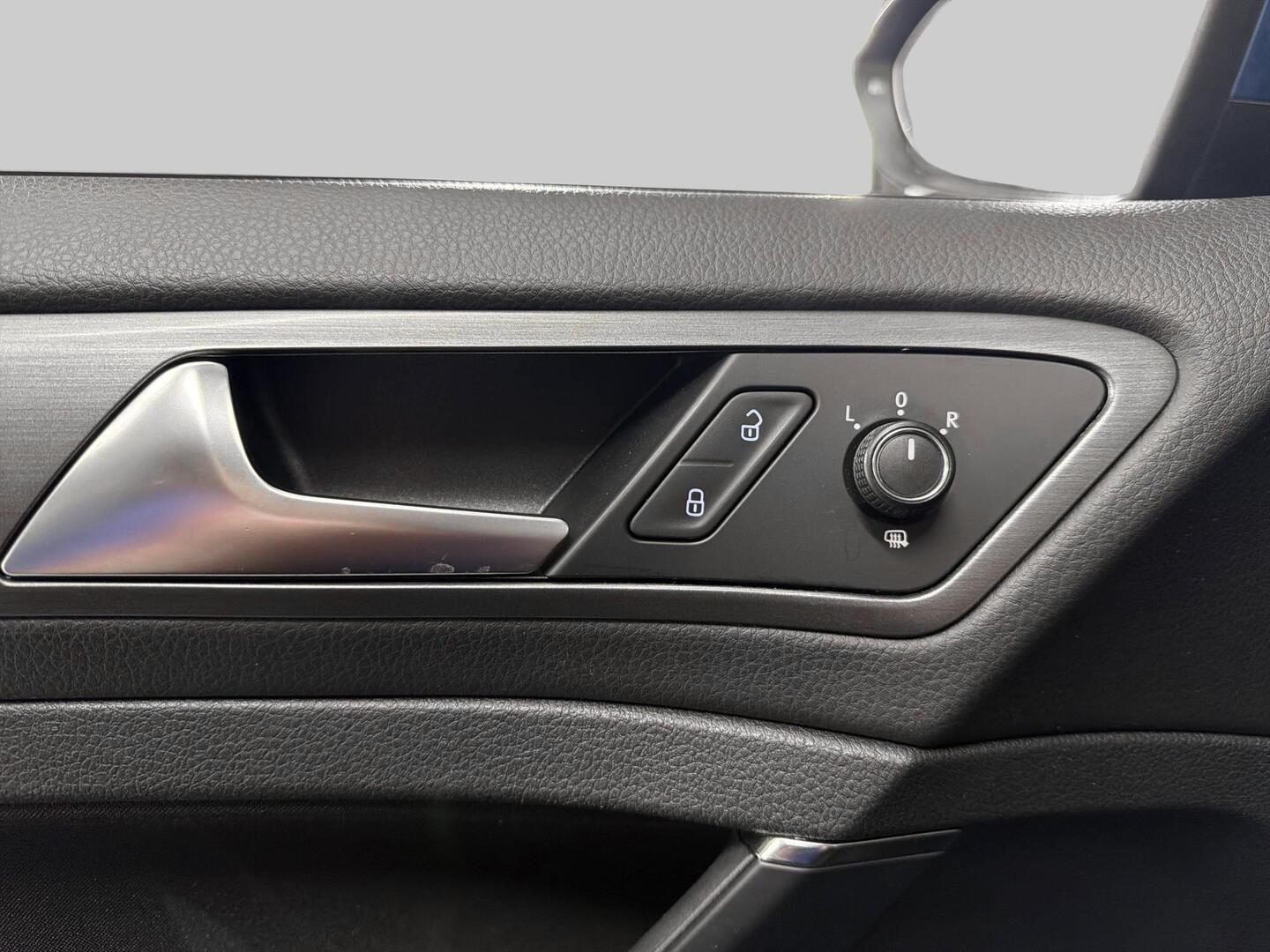 VOLKSWAGEN Golf 2013