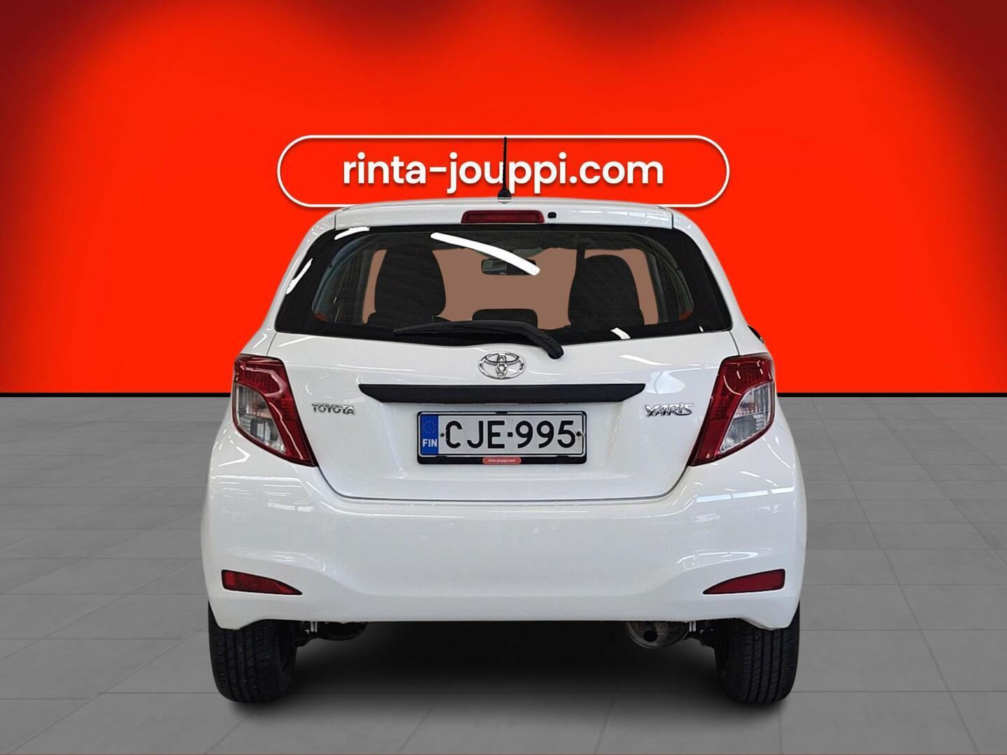 TOYOTA Yaris 2013