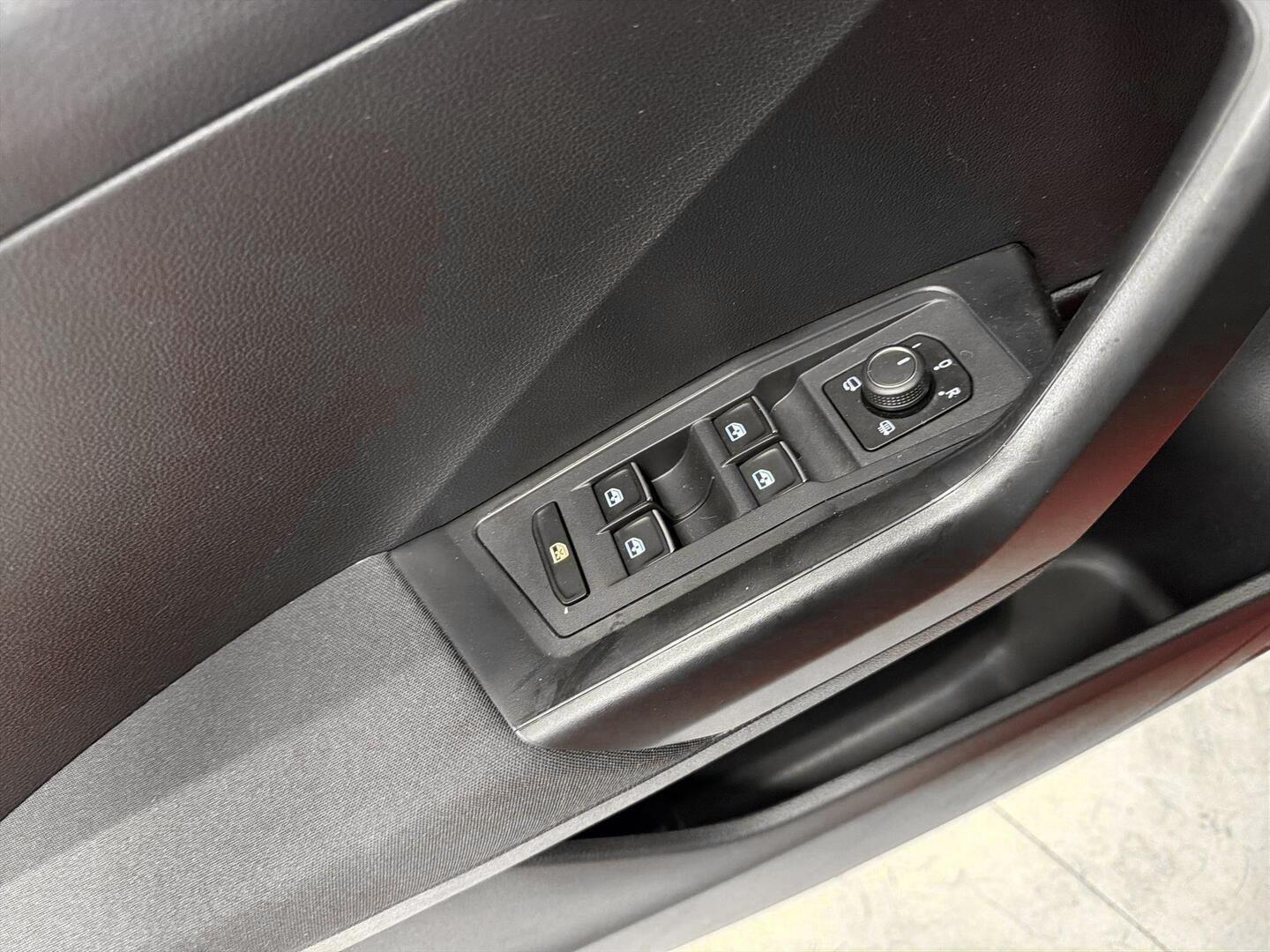 VOLKSWAGEN T-Roc 2019